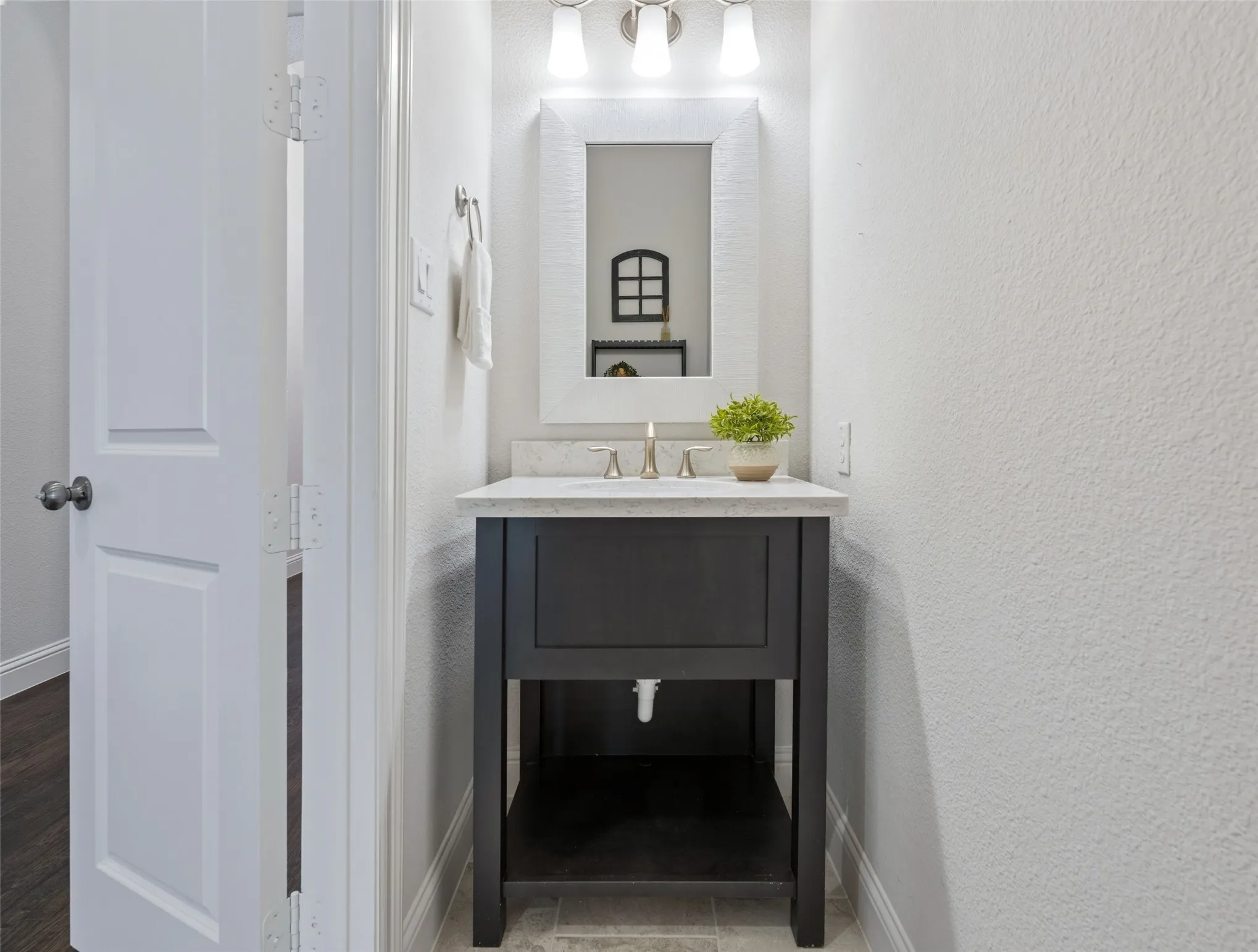 Single Family Residence For Sale in Denton County , 2849 Braemar, The Colony, Texas 75056, 3 Bedroom, 3 Bathroom, 2 Garage spaces, 2,584 Sqft, built in 2019, mls#21376408, Real Estate Agent in The Colony, Homes For Sale in Denton county, Homes For Sale in The Colony, Realtor in The Colony Texas, Real Estate Brokerage Independent Realty Texas, Luminita Cordes Realtor