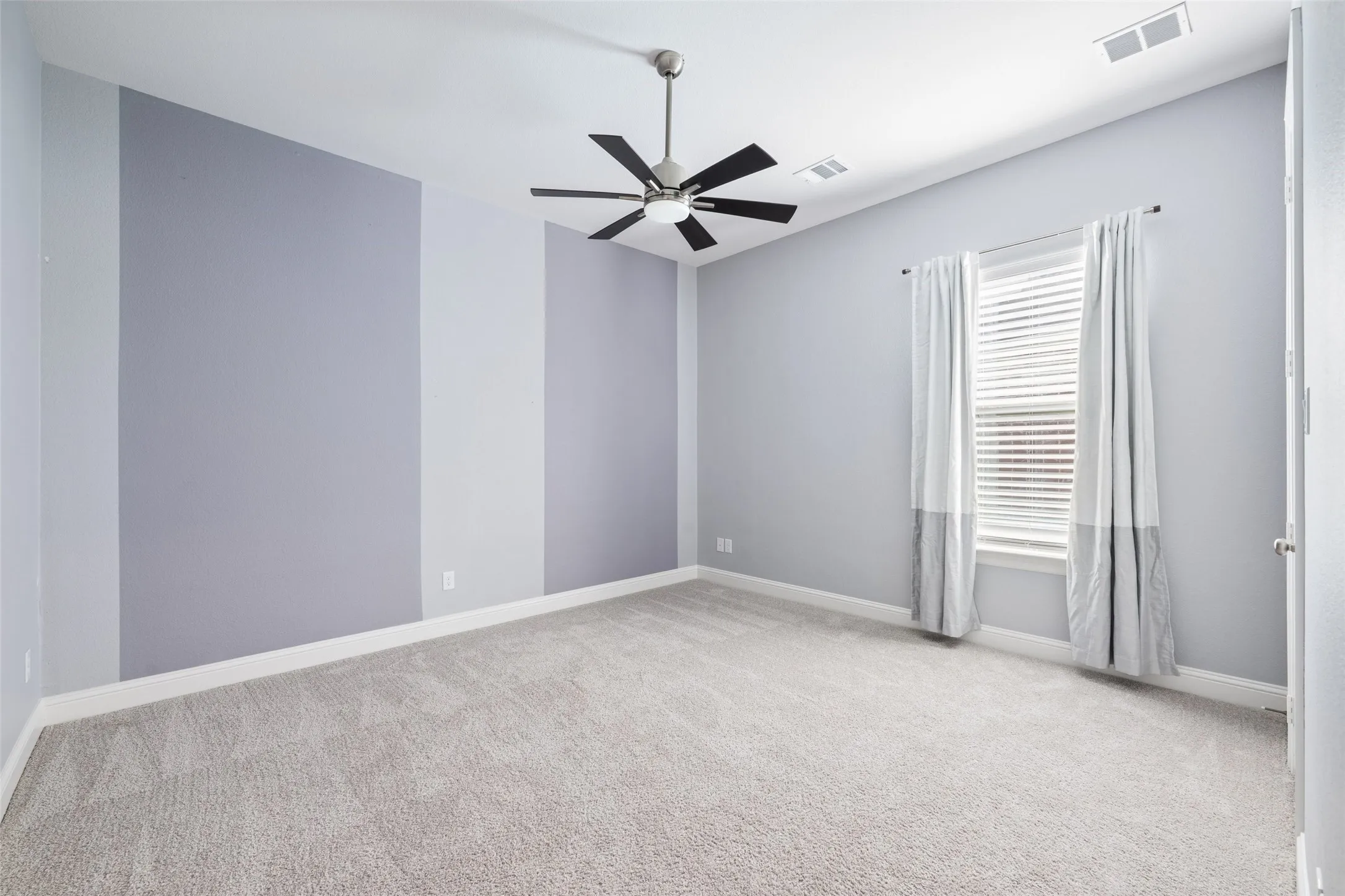 Single Family Residence For Sale in Denton County , 2849 Braemar, The Colony, Texas 75056, 3 Bedroom, 3 Bathroom, 2 Garage spaces, 2,584 Sqft, built in 2019, mls#21376408, Real Estate Agent in The Colony, Homes For Sale in Denton county, Homes For Sale in The Colony, Realtor in The Colony Texas, Real Estate Brokerage Independent Realty Texas, Luminita Cordes Realtor
