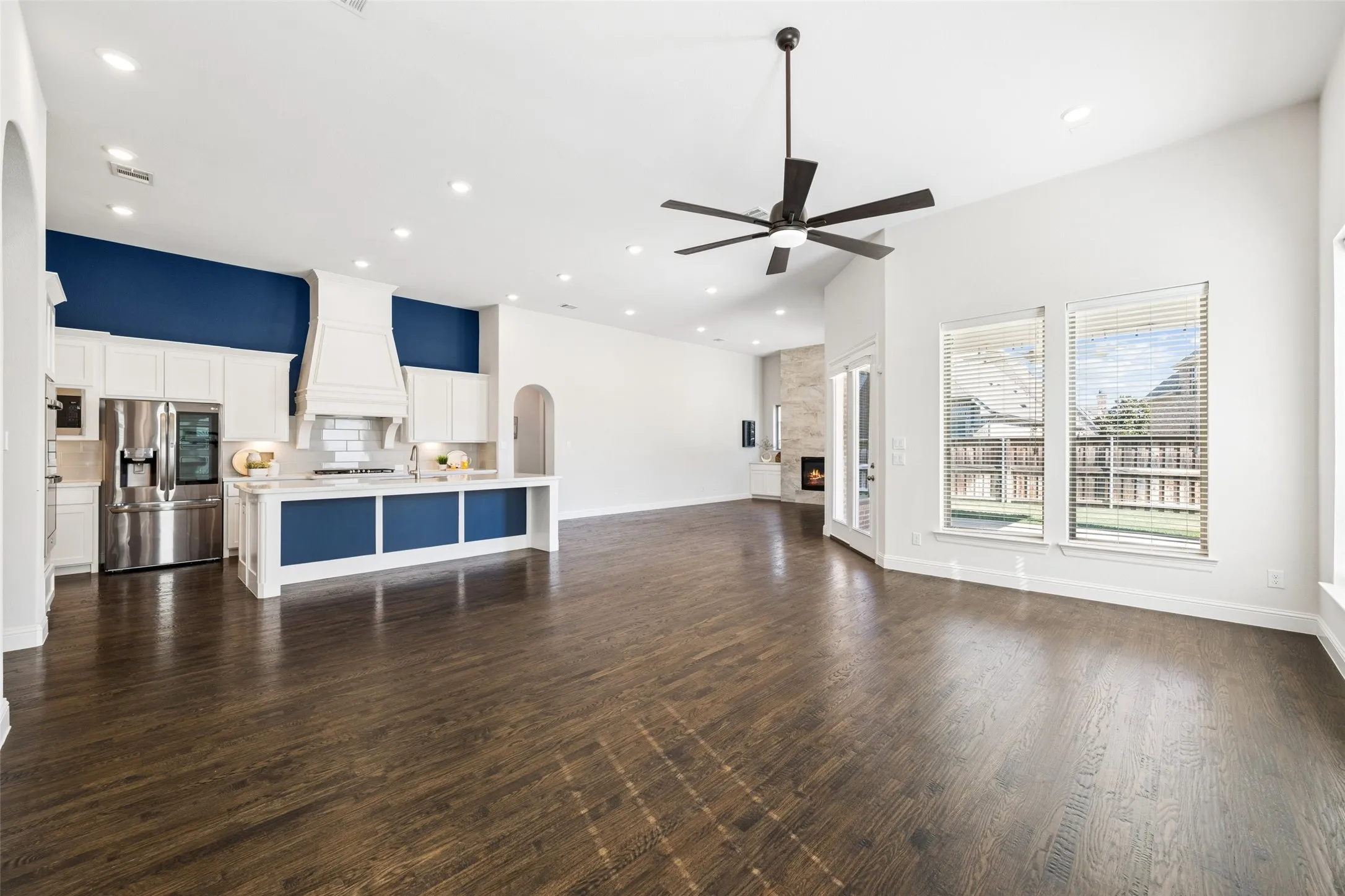 Single Family Residence For Sale in Denton County , 2849 Braemar, The Colony, Texas 75056, 3 Bedroom, 3 Bathroom, 2 Garage spaces, 2,584 Sqft, built in 2019, mls#21376408, Real Estate Agent in The Colony, Homes For Sale in Denton county, Homes For Sale in The Colony, Realtor in The Colony Texas, Real Estate Brokerage Independent Realty Texas, Luminita Cordes Realtor