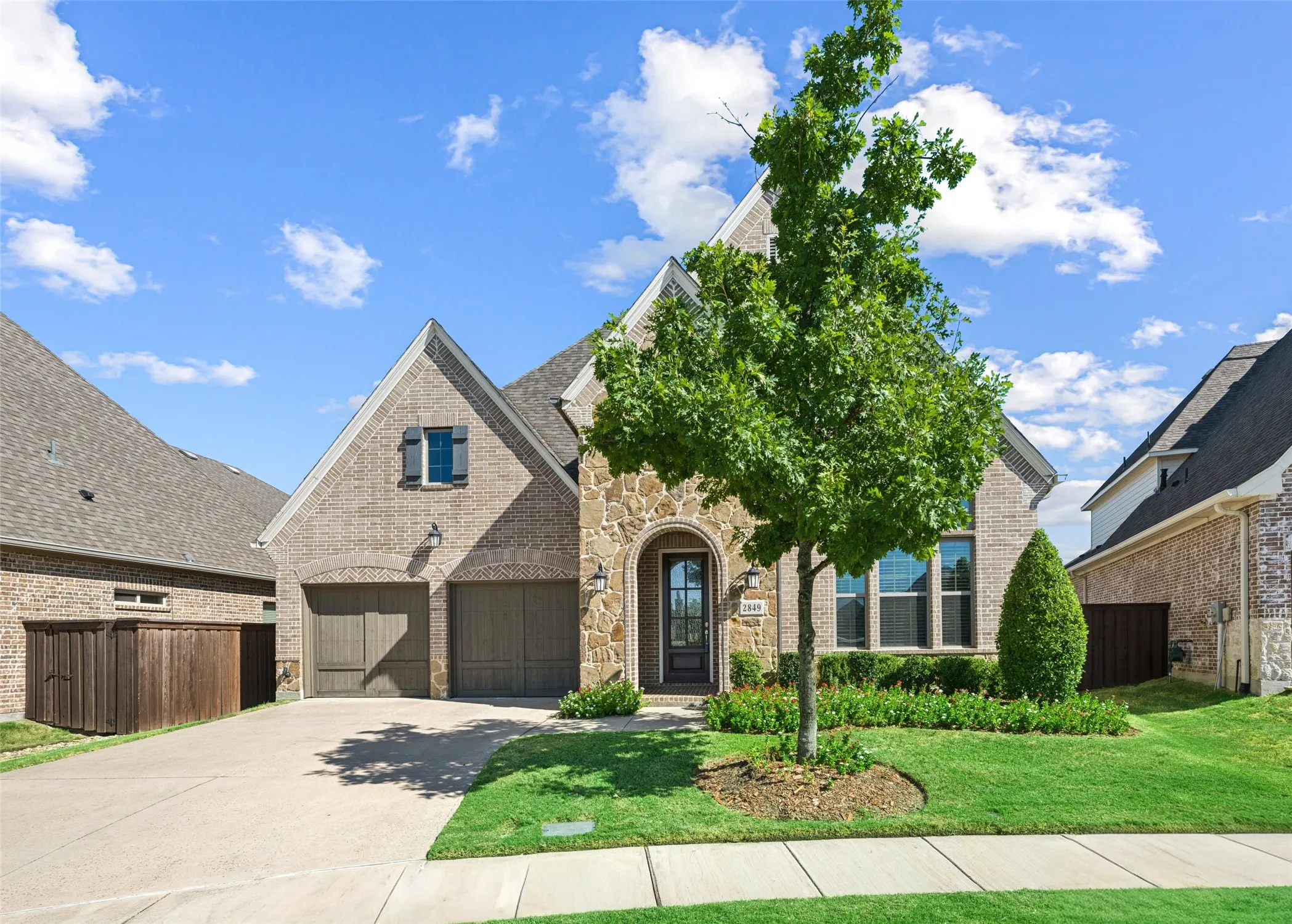 Single Family Residence For Sale in Denton County , 2849 Braemar, The Colony, Texas 75056, 3 Bedroom, 3 Bathroom, 2 Garage spaces, 2,584 Sqft, built in 2019, mls#21376408, Real Estate Agent in The Colony, Homes For Sale in Denton county, Homes For Sale in The Colony, Realtor in The Colony Texas, Real Estate Brokerage Independent Realty Texas, Luminita Cordes Realtor