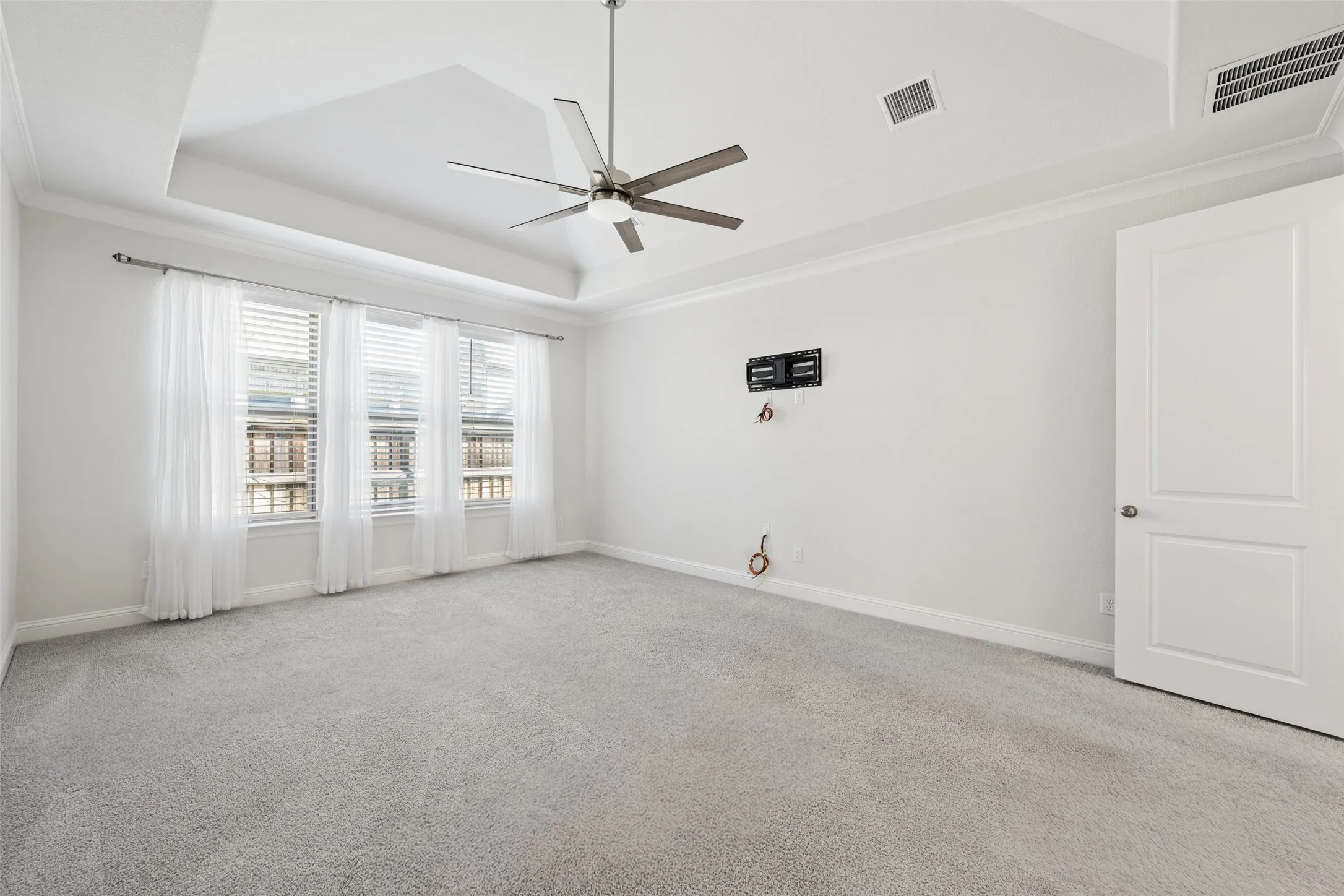 Single Family Residence For Sale in Denton County , 2849 Braemar, The Colony, Texas 75056, 3 Bedroom, 3 Bathroom, 2 Garage spaces, 2,584 Sqft, built in 2019, mls#21376408, Real Estate Agent in The Colony, Homes For Sale in Denton county, Homes For Sale in The Colony, Realtor in The Colony Texas, Real Estate Brokerage Independent Realty Texas, Luminita Cordes Realtor