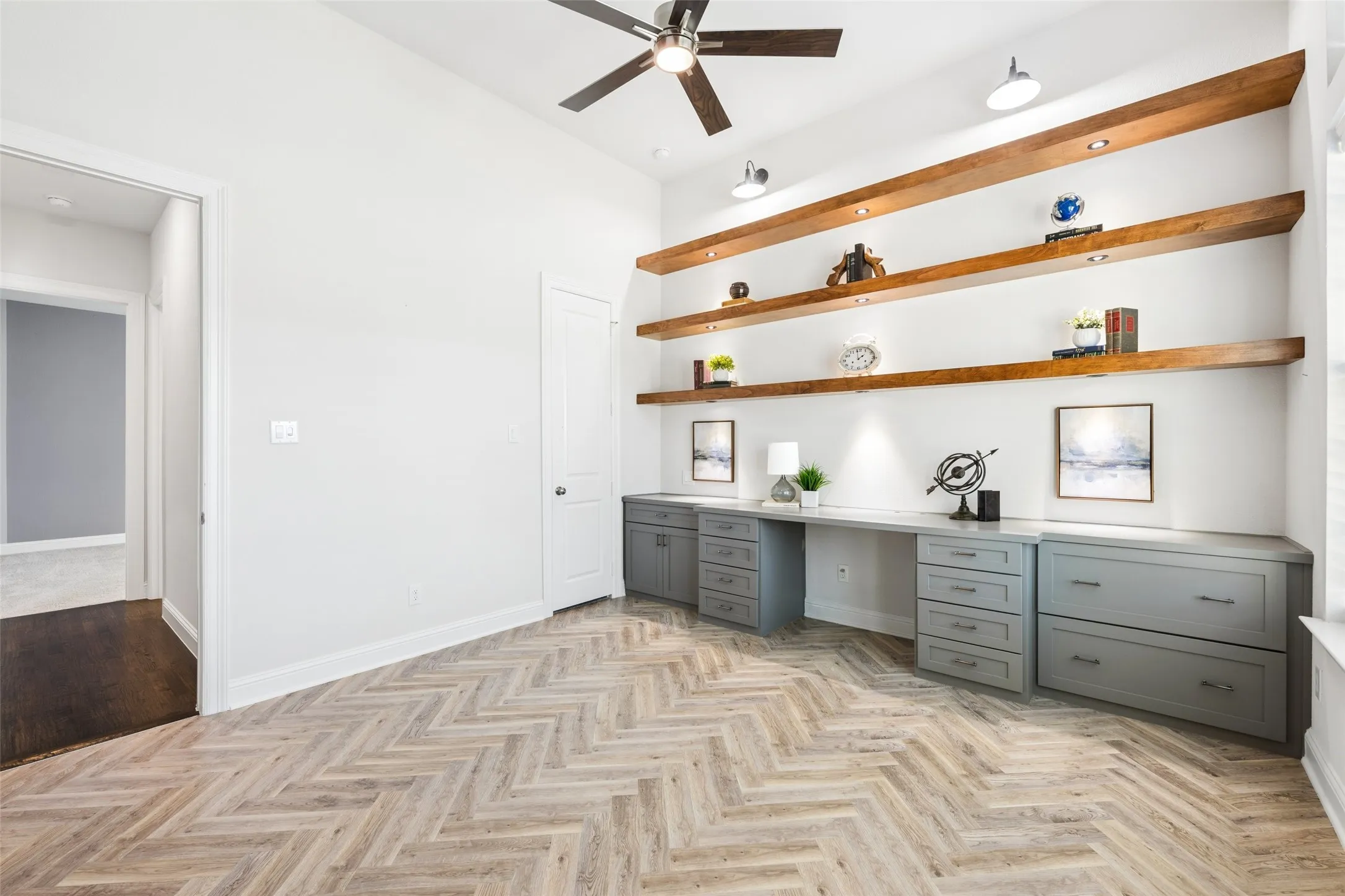 Single Family Residence For Sale in Denton County , 2849 Braemar, The Colony, Texas 75056, 3 Bedroom, 3 Bathroom, 2 Garage spaces, 2,584 Sqft, built in 2019, mls#21376408, Real Estate Agent in The Colony, Homes For Sale in Denton county, Homes For Sale in The Colony, Realtor in The Colony Texas, Real Estate Brokerage Independent Realty Texas, Luminita Cordes Realtor