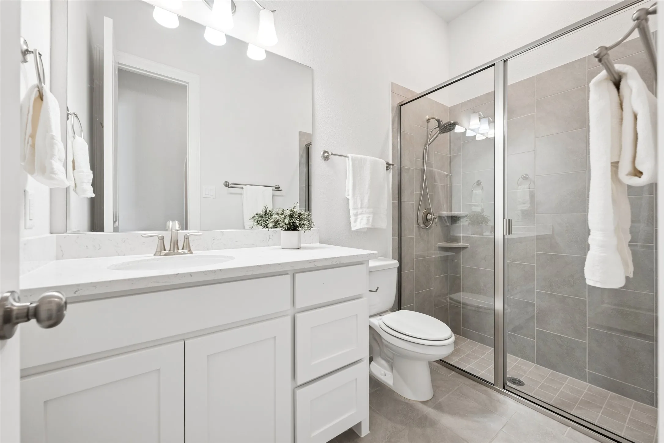 Single Family Residence For Sale in Denton County , 2849 Braemar, The Colony, Texas 75056, 3 Bedroom, 3 Bathroom, 2 Garage spaces, 2,584 Sqft, built in 2019, mls#21376408, Real Estate Agent in The Colony, Homes For Sale in Denton county, Homes For Sale in The Colony, Realtor in The Colony Texas, Real Estate Brokerage Independent Realty Texas, Luminita Cordes Realtor