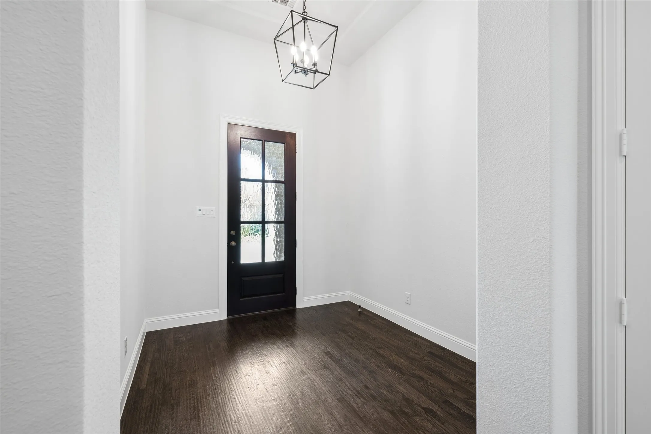 Single Family Residence For Sale in Denton County , 2849 Braemar, The Colony, Texas 75056, 3 Bedroom, 3 Bathroom, 2 Garage spaces, 2,584 Sqft, built in 2019, mls#21376408, Real Estate Agent in The Colony, Homes For Sale in Denton county, Homes For Sale in The Colony, Realtor in The Colony Texas, Real Estate Brokerage Independent Realty Texas, Luminita Cordes Realtor
