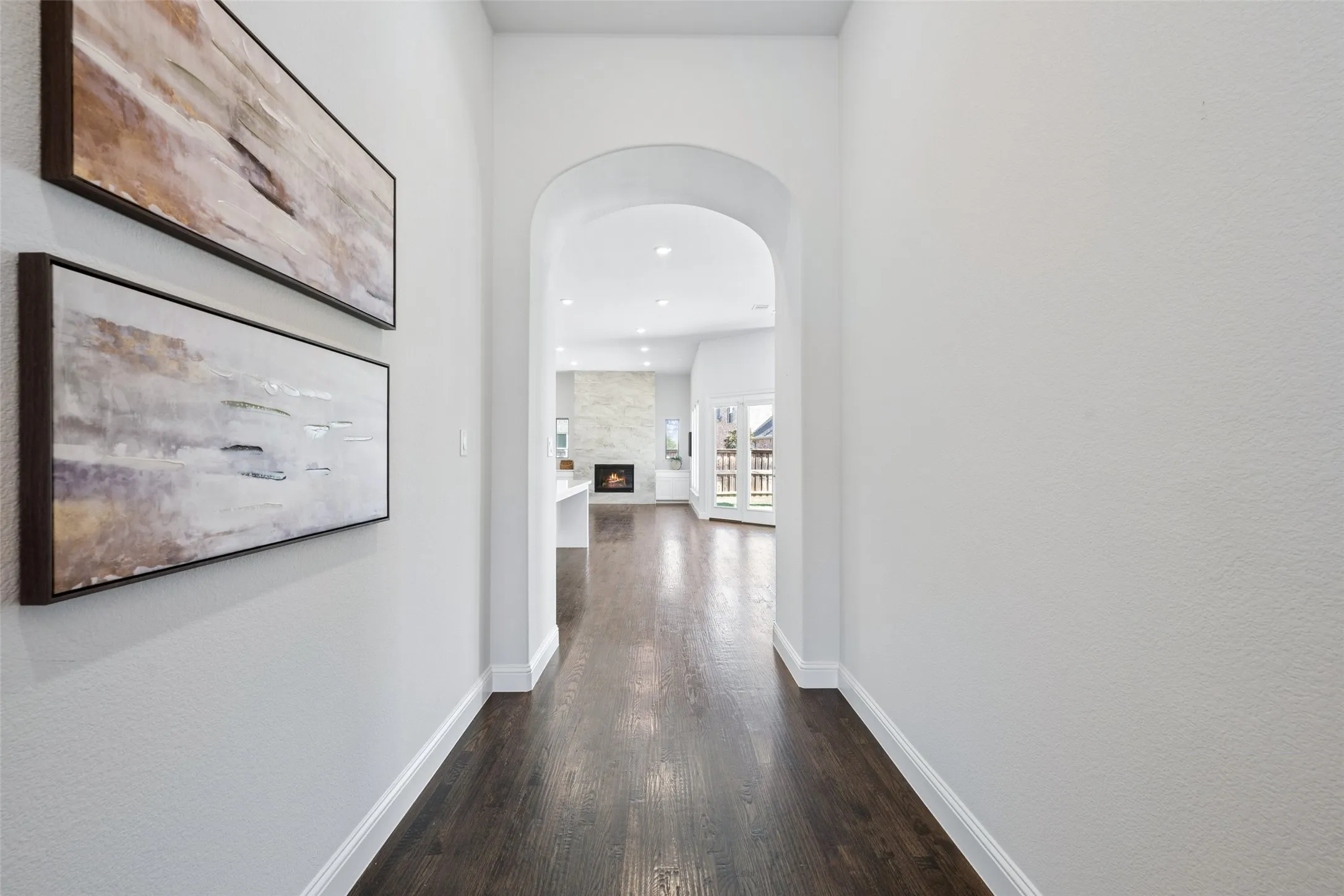 Single Family Residence For Sale in Denton County , 2849 Braemar, The Colony, Texas 75056, 3 Bedroom, 3 Bathroom, 2 Garage spaces, 2,584 Sqft, built in 2019, mls#21376408, Real Estate Agent in The Colony, Homes For Sale in Denton county, Homes For Sale in The Colony, Realtor in The Colony Texas, Real Estate Brokerage Independent Realty Texas, Luminita Cordes Realtor