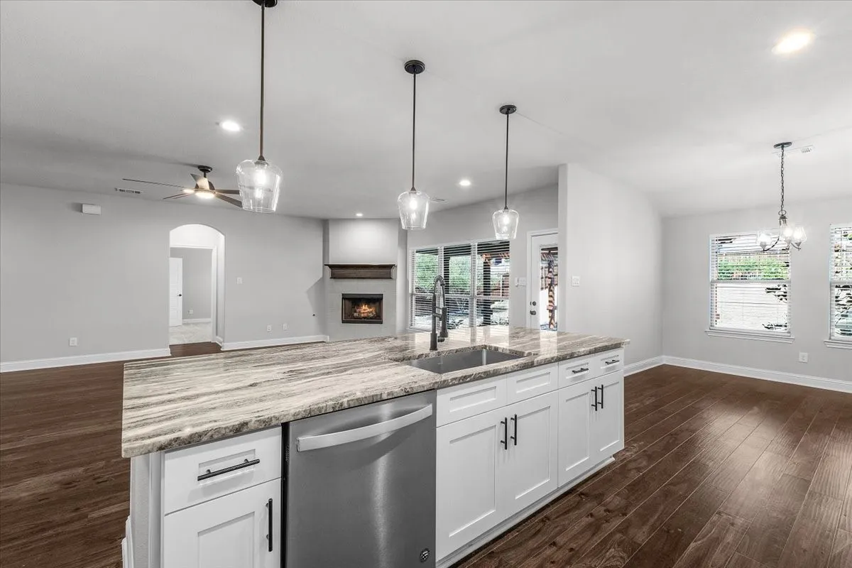Single Family Residence For Sale in Tarrant County , 6924 Talon Bluff Drive, Fort Worth, Texas 76179, 3 Bedroom, 2 Bathroom, 2 Garage spaces, 1,889 Sqft, built in 2020, mls#21376830, Real Estate Agent in Fort Worth, Homes For Sale in Tarrant county, Homes For Sale in Fort Worth, Realtor in Fort Worth Texas, Real Estate Brokerage Independent Realty Texas, Luminita Cordes Realtor
