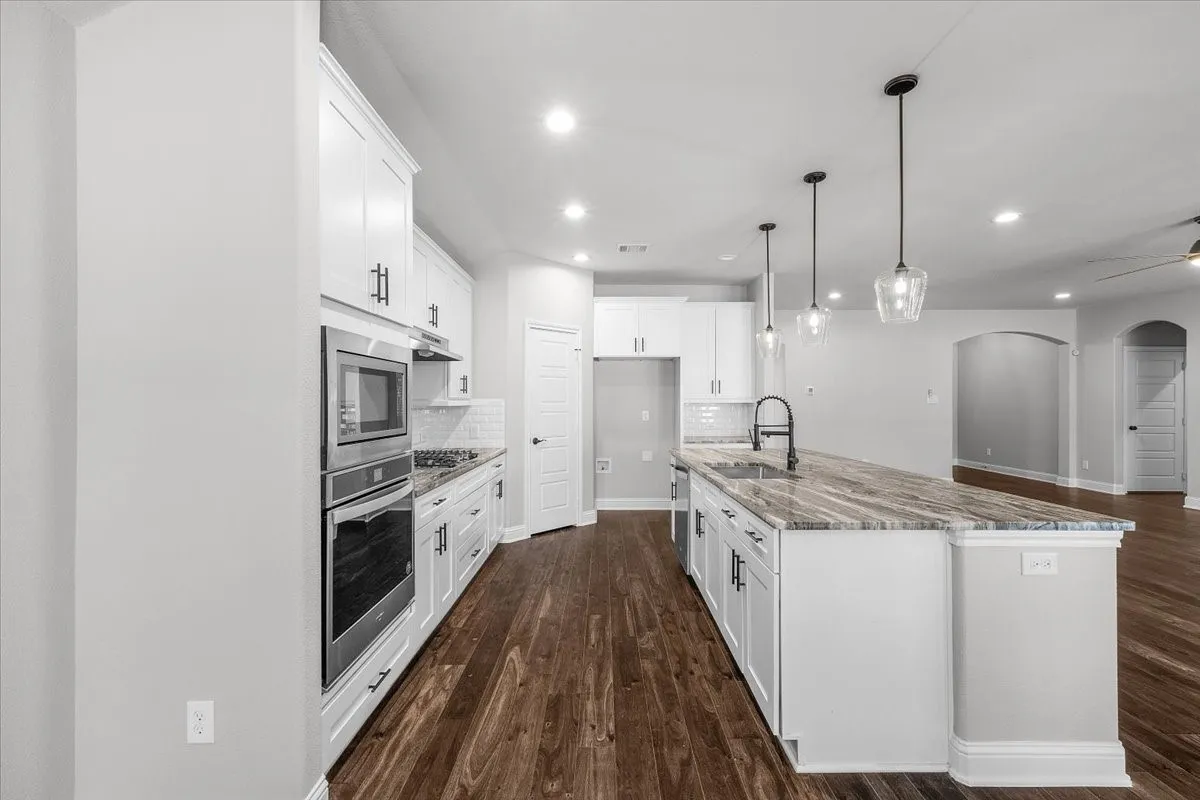 Single Family Residence For Sale in Tarrant County , 6924 Talon Bluff Drive, Fort Worth, Texas 76179, 3 Bedroom, 2 Bathroom, 2 Garage spaces, 1,889 Sqft, built in 2020, mls#21376830, Real Estate Agent in Fort Worth, Homes For Sale in Tarrant county, Homes For Sale in Fort Worth, Realtor in Fort Worth Texas, Real Estate Brokerage Independent Realty Texas, Luminita Cordes Realtor