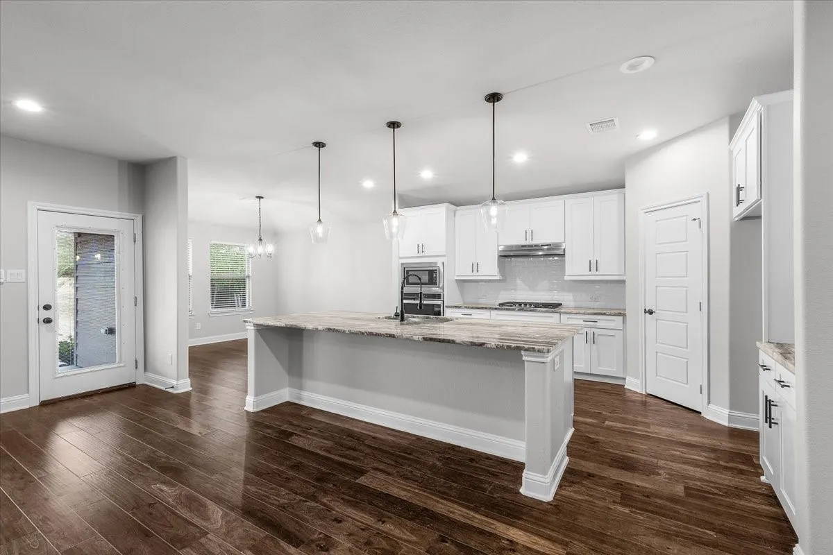 Single Family Residence For Sale in Tarrant County , 6924 Talon Bluff Drive, Fort Worth, Texas 76179, 3 Bedroom, 2 Bathroom, 2 Garage spaces, 1,889 Sqft, built in 2020, mls#21376830, Real Estate Agent in Fort Worth, Homes For Sale in Tarrant county, Homes For Sale in Fort Worth, Realtor in Fort Worth Texas, Real Estate Brokerage Independent Realty Texas, Luminita Cordes Realtor
