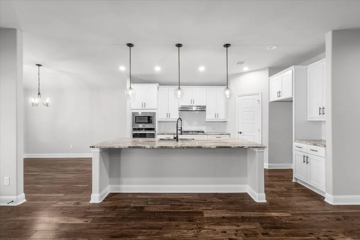 Single Family Residence For Sale in Tarrant County , 6924 Talon Bluff Drive, Fort Worth, Texas 76179, 3 Bedroom, 2 Bathroom, 2 Garage spaces, 1,889 Sqft, built in 2020, mls#21376830, Real Estate Agent in Fort Worth, Homes For Sale in Tarrant county, Homes For Sale in Fort Worth, Realtor in Fort Worth Texas, Real Estate Brokerage Independent Realty Texas, Luminita Cordes Realtor