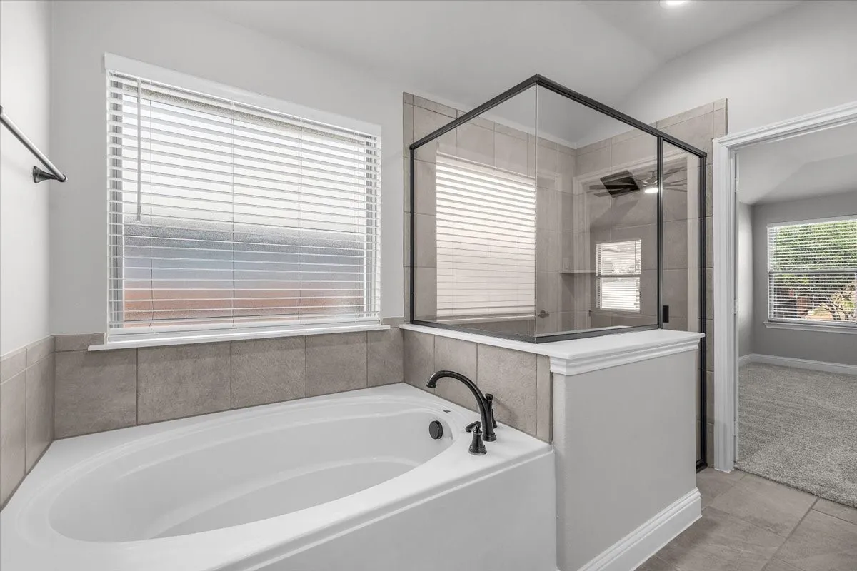 Single Family Residence For Sale in Tarrant County , 6924 Talon Bluff Drive, Fort Worth, Texas 76179, 3 Bedroom, 2 Bathroom, 2 Garage spaces, 1,889 Sqft, built in 2020, mls#21376830, Real Estate Agent in Fort Worth, Homes For Sale in Tarrant county, Homes For Sale in Fort Worth, Realtor in Fort Worth Texas, Real Estate Brokerage Independent Realty Texas, Luminita Cordes Realtor