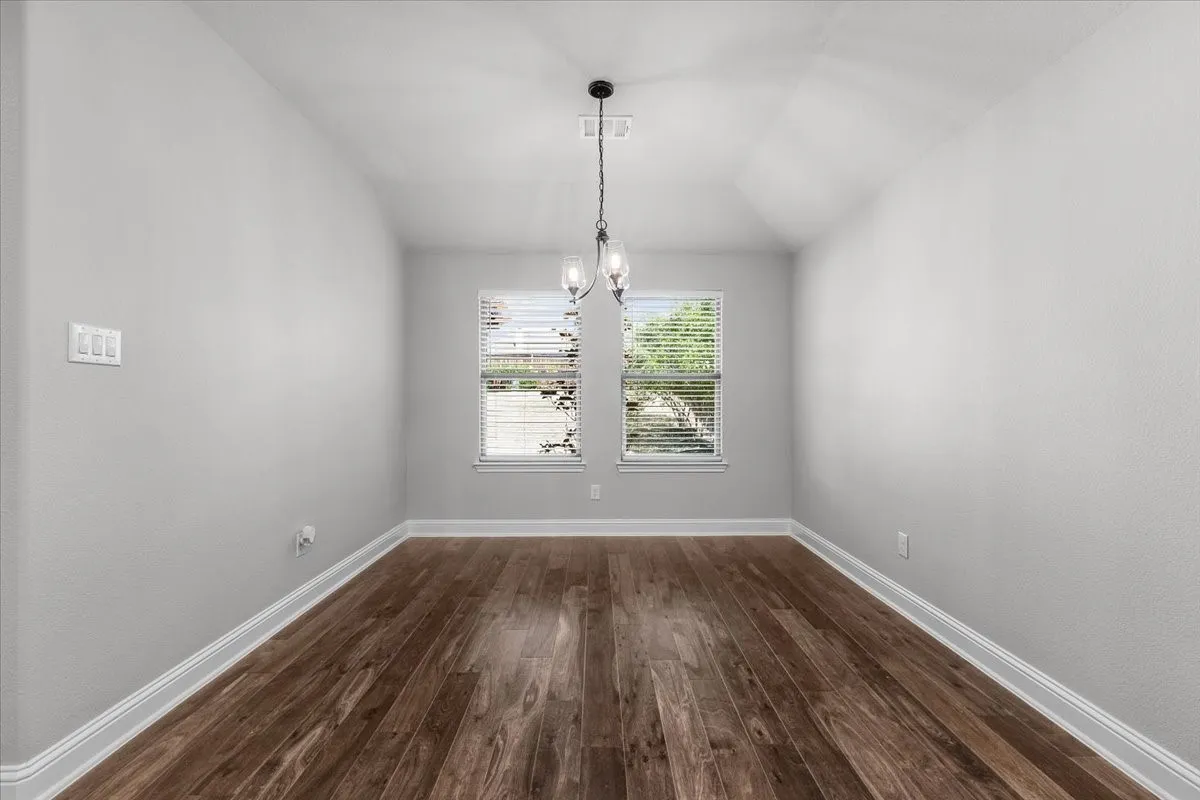 Single Family Residence For Sale in Tarrant County , 6924 Talon Bluff Drive, Fort Worth, Texas 76179, 3 Bedroom, 2 Bathroom, 2 Garage spaces, 1,889 Sqft, built in 2020, mls#21376830, Real Estate Agent in Fort Worth, Homes For Sale in Tarrant county, Homes For Sale in Fort Worth, Realtor in Fort Worth Texas, Real Estate Brokerage Independent Realty Texas, Luminita Cordes Realtor