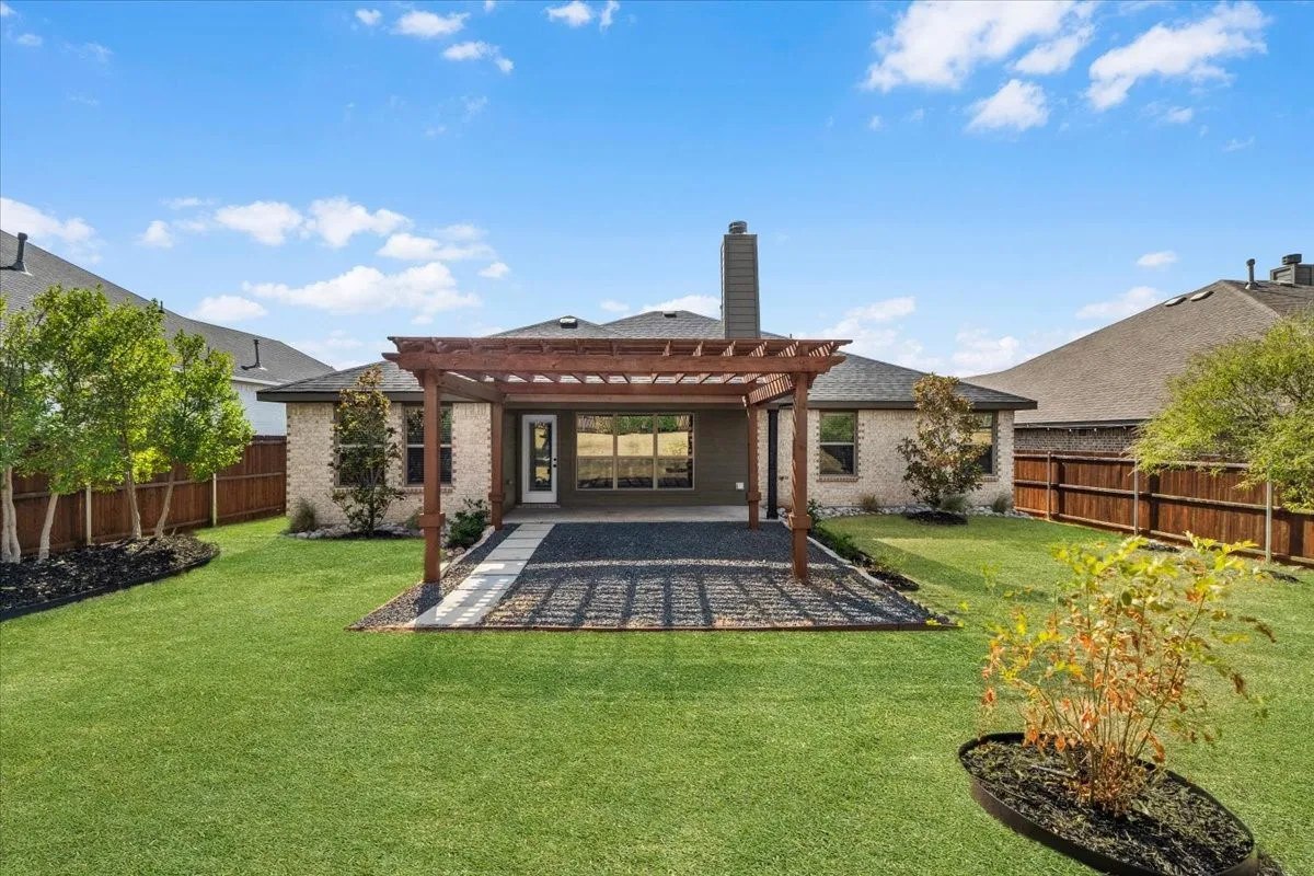 Single Family Residence For Sale in Tarrant County , 6924 Talon Bluff Drive, Fort Worth, Texas 76179, 3 Bedroom, 2 Bathroom, 2 Garage spaces, 1,889 Sqft, built in 2020, mls#21376830, Real Estate Agent in Fort Worth, Homes For Sale in Tarrant county, Homes For Sale in Fort Worth, Realtor in Fort Worth Texas, Real Estate Brokerage Independent Realty Texas, Luminita Cordes Realtor