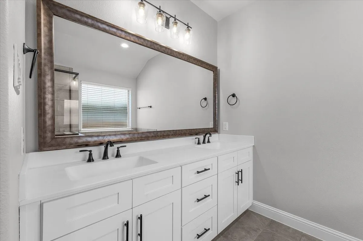 Single Family Residence For Sale in Tarrant County , 6924 Talon Bluff Drive, Fort Worth, Texas 76179, 3 Bedroom, 2 Bathroom, 2 Garage spaces, 1,889 Sqft, built in 2020, mls#21376830, Real Estate Agent in Fort Worth, Homes For Sale in Tarrant county, Homes For Sale in Fort Worth, Realtor in Fort Worth Texas, Real Estate Brokerage Independent Realty Texas, Luminita Cordes Realtor
