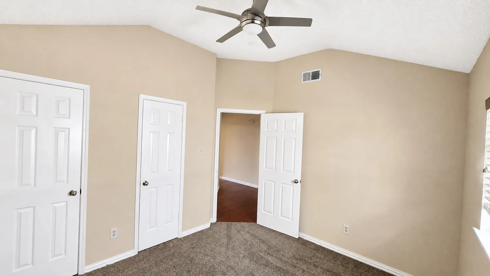 Single Family Residence For Rent in Collin County , 3704 Ballet Court, Plano, Texas 75023, 3 Bedroom, 3 Bathroom, 2 Garage spaces, 1,919 Sqft, built in 1992, mls#21377459, Real Estate Agent in Plano, Homes For Rent in Collin county, Homes For Rent in Plano, Realtor in Plano Texas, Real Estate Brokerage Independent Realty Texas, Luminita Cordes Realtor