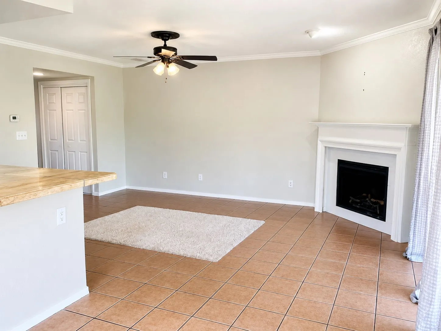 Townhouse For Sale in Dallas County , 4480 Chaha Road 106, Garland, Texas 75043, 1 Bedroom, 1 Bathroom, 1 Garage spaces, 670 Sqft, built in 1981, mls#21363535, Real Estate Agent in Garland, Homes For Sale in Dallas county, Homes For Sale in Garland, Realtor in Garland Texas, Real Estate Brokerage Independent Realty Texas, Luminita Cordes Realtor