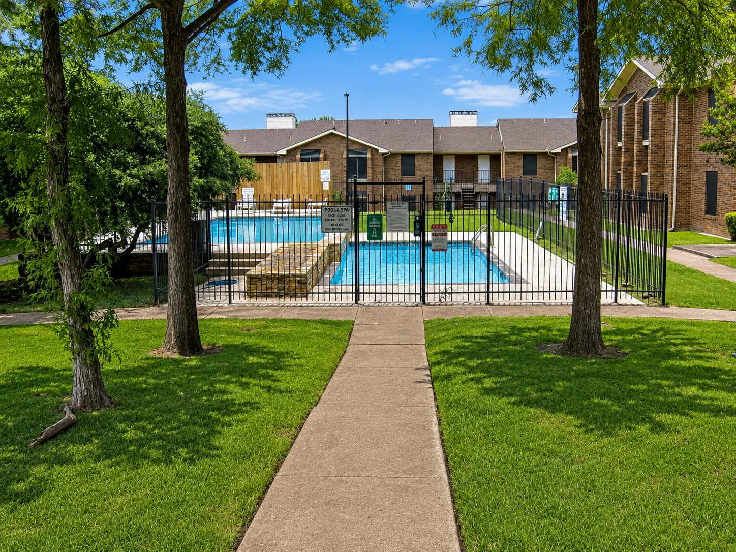 Townhouse For Sale in Dallas County , 4480 Chaha Road 106, Garland, Texas 75043, 1 Bedroom, 1 Bathroom, 1 Garage spaces, 670 Sqft, built in 1981, mls#21363535, Real Estate Agent in Garland, Homes For Sale in Dallas county, Homes For Sale in Garland, Realtor in Garland Texas, Real Estate Brokerage Independent Realty Texas, Luminita Cordes Realtor