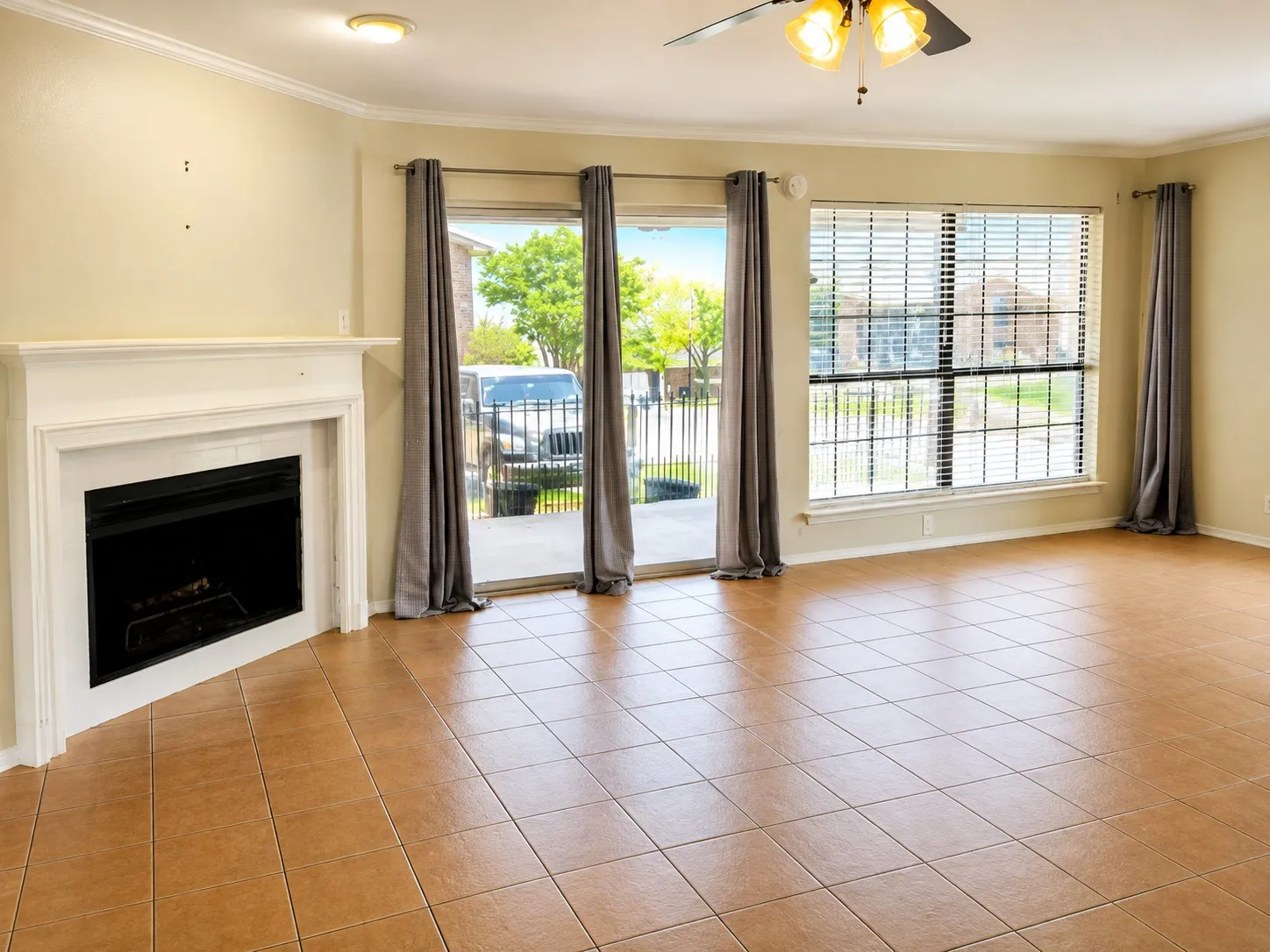 Townhouse For Sale in Dallas County , 4480 Chaha Road 106, Garland, Texas 75043, 1 Bedroom, 1 Bathroom, 1 Garage spaces, 670 Sqft, built in 1981, mls#21363535, Real Estate Agent in Garland, Homes For Sale in Dallas county, Homes For Sale in Garland, Realtor in Garland Texas, Real Estate Brokerage Independent Realty Texas, Luminita Cordes Realtor
