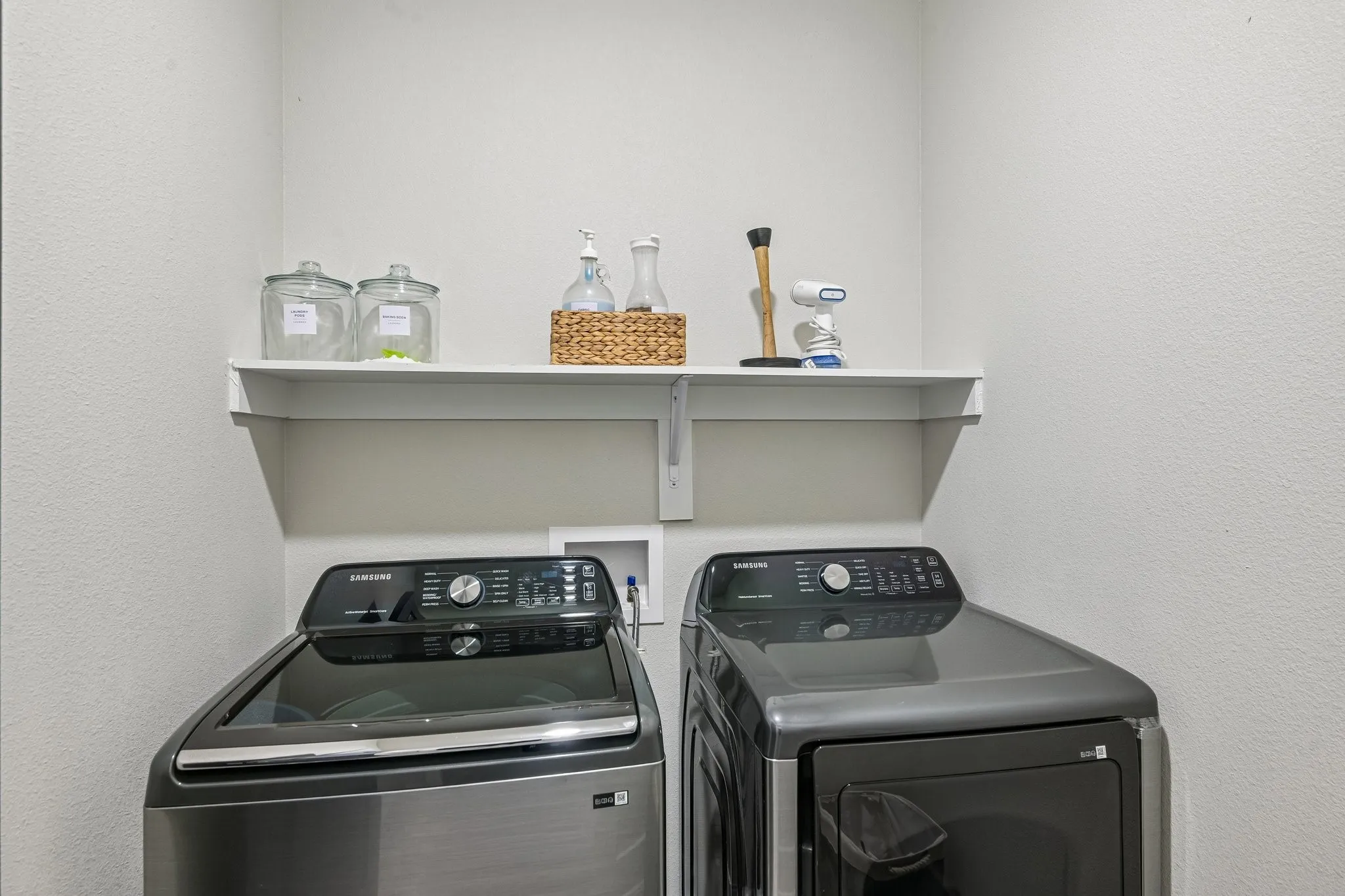 Townhouse For Sale in Collin County , 3304 Norris Street, Plano, Texas 75074, 3 Bedroom, 4 Bathroom, 2 Garage spaces, 1,728 Sqft, built in 2021, mls#21377117, Real Estate Agent in Plano, Homes For Sale in Collin county, Homes For Sale in Plano, Realtor in Plano Texas, Real Estate Brokerage Independent Realty Texas, Luminita Cordes Realtor