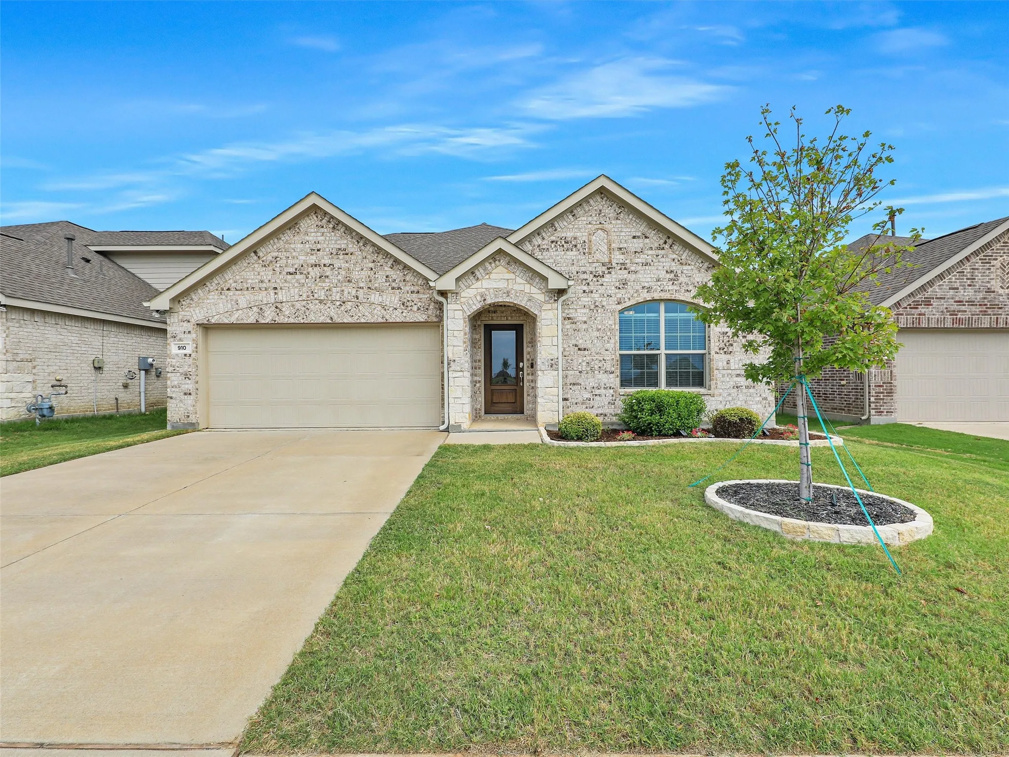 Single Family Residence For Sale in Collin County , 910 Torrey Avenue, Princeton, Texas 75407, 3 Bedroom, 3 Bathroom, 2 Garage spaces, 2,349 Sqft, built in 2019, mls#21377004, Real Estate Agent in Princeton, Homes For Sale in Collin county, Homes For Sale in Princeton, Realtor in Princeton Texas, Real Estate Brokerage Independent Realty Texas, Luminita Cordes Realtor