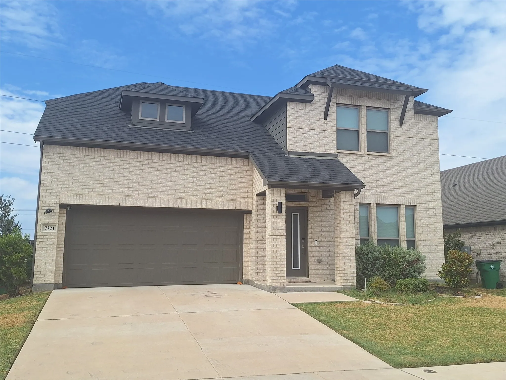 Single Family Residence For Rent in Ellis County , 7321 Golden Daisy Avenue, Venus, Texas 76084, 4 Bedroom, 3 Bathroom, 2 Garage spaces, 2,446 Sqft, built in 2023, mls#21377498, Real Estate Agent in Venus, Homes For Rent in Ellis county, Homes For Rent in Venus, Realtor in Venus Texas, Real Estate Brokerage Independent Realty Texas, Luminita Cordes Realtor