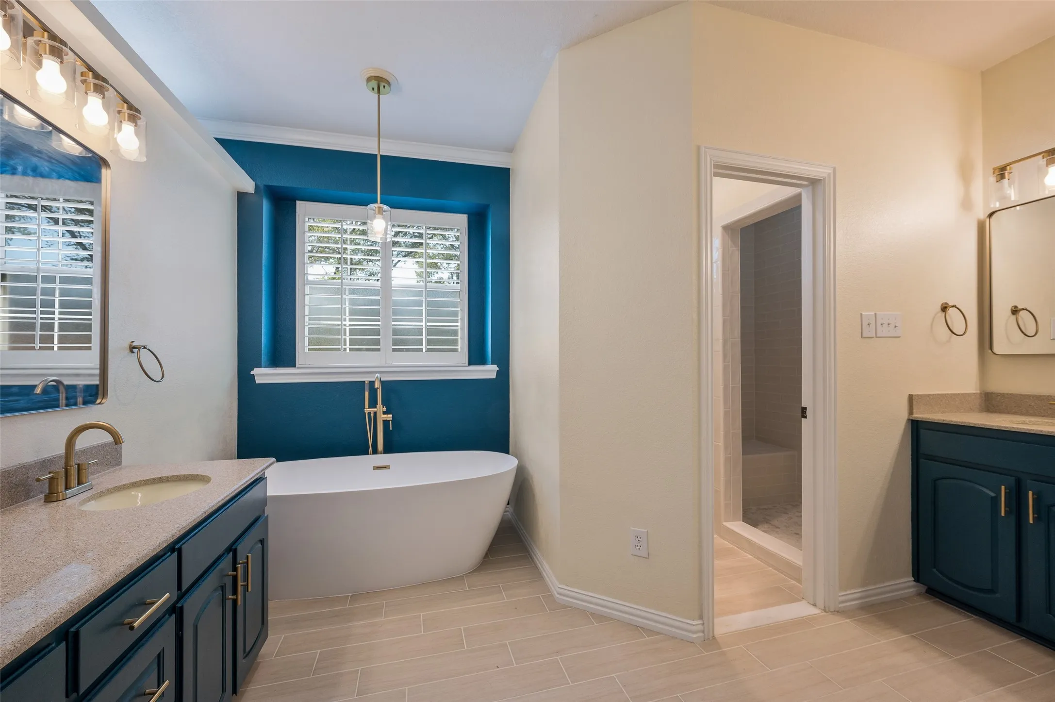 Single Family Residence For Sale in Denton County , 3401 Pecan Park Drive, Flower Mound, Texas 75022, 4 Bedroom, 3 Bathroom, 3 Garage spaces, 2,630 Sqft, built in 1993, mls#21371134, Real Estate Agent in Flower Mound, Homes For Sale in Denton county, Homes For Sale in Flower Mound, Realtor in Flower Mound Texas, Real Estate Brokerage Independent Realty Texas, Luminita Cordes Realtor