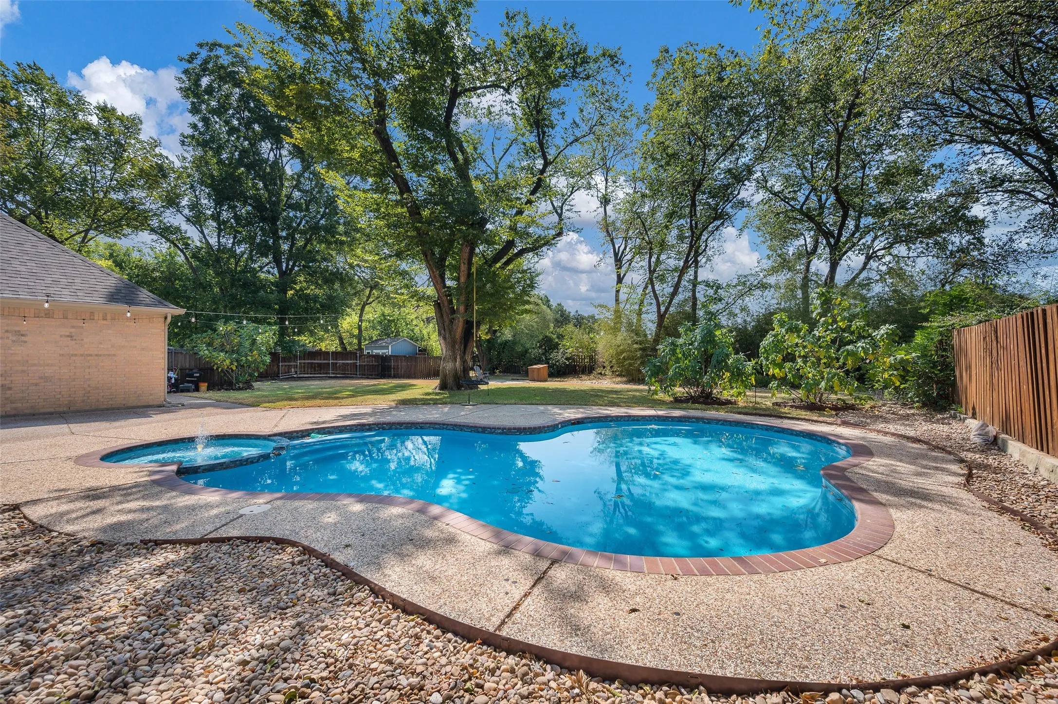 Single Family Residence For Sale in Denton County , 3401 Pecan Park Drive, Flower Mound, Texas 75022, 4 Bedroom, 3 Bathroom, 3 Garage spaces, 2,630 Sqft, built in 1993, mls#21371134, Real Estate Agent in Flower Mound, Homes For Sale in Denton county, Homes For Sale in Flower Mound, Realtor in Flower Mound Texas, Real Estate Brokerage Independent Realty Texas, Luminita Cordes Realtor