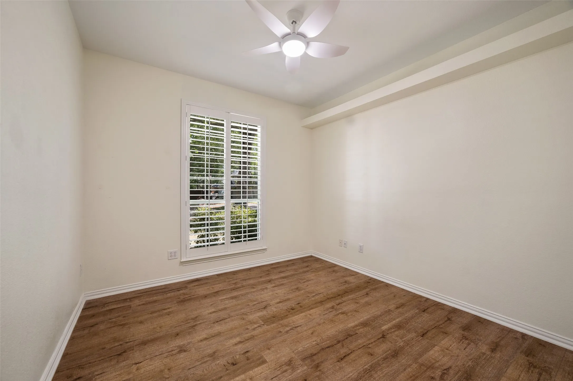 Single Family Residence For Sale in Denton County , 3401 Pecan Park Drive, Flower Mound, Texas 75022, 4 Bedroom, 3 Bathroom, 3 Garage spaces, 2,630 Sqft, built in 1993, mls#21371134, Real Estate Agent in Flower Mound, Homes For Sale in Denton county, Homes For Sale in Flower Mound, Realtor in Flower Mound Texas, Real Estate Brokerage Independent Realty Texas, Luminita Cordes Realtor