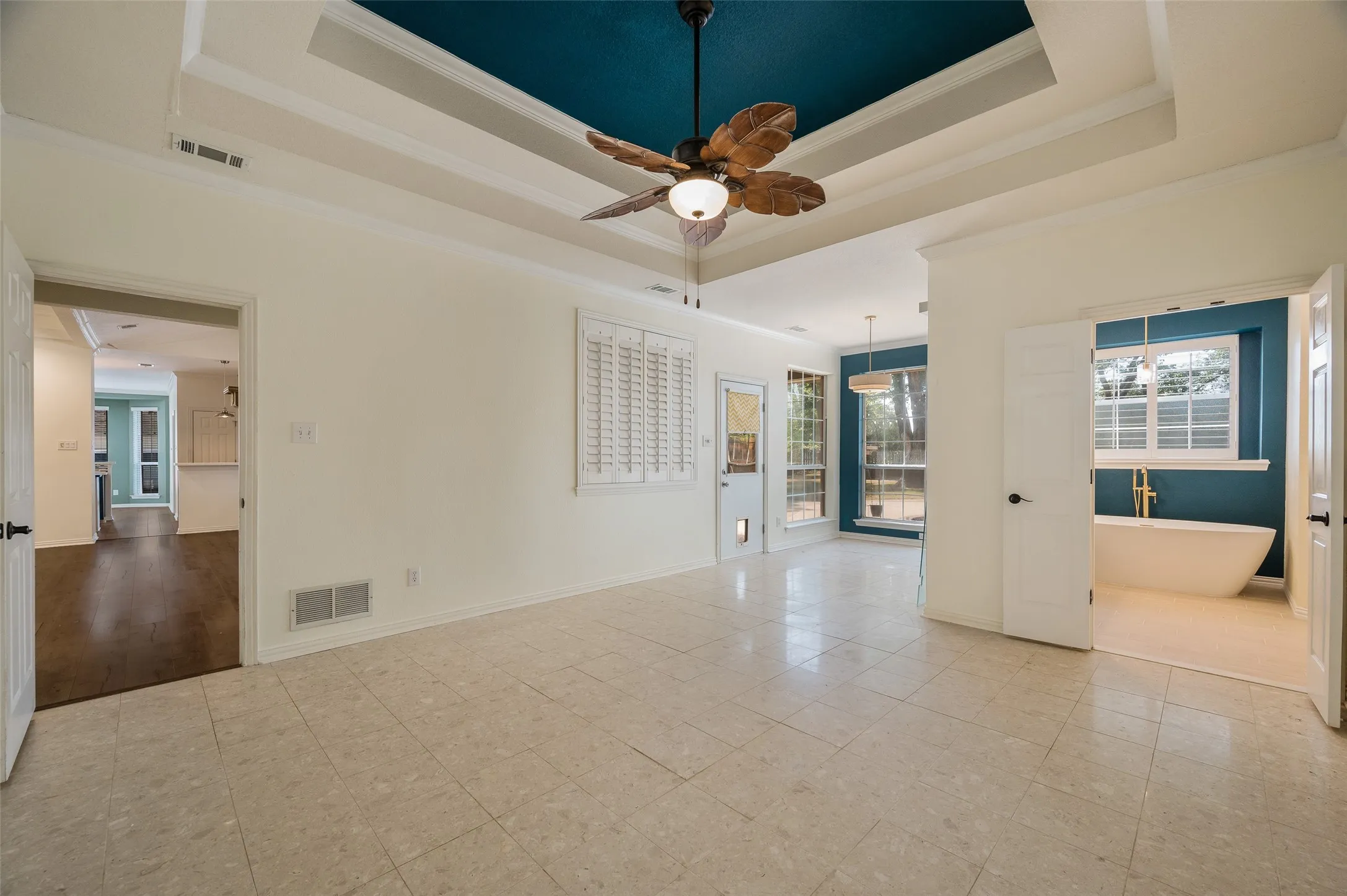 Single Family Residence For Sale in Denton County , 3401 Pecan Park Drive, Flower Mound, Texas 75022, 4 Bedroom, 3 Bathroom, 3 Garage spaces, 2,630 Sqft, built in 1993, mls#21371134, Real Estate Agent in Flower Mound, Homes For Sale in Denton county, Homes For Sale in Flower Mound, Realtor in Flower Mound Texas, Real Estate Brokerage Independent Realty Texas, Luminita Cordes Realtor