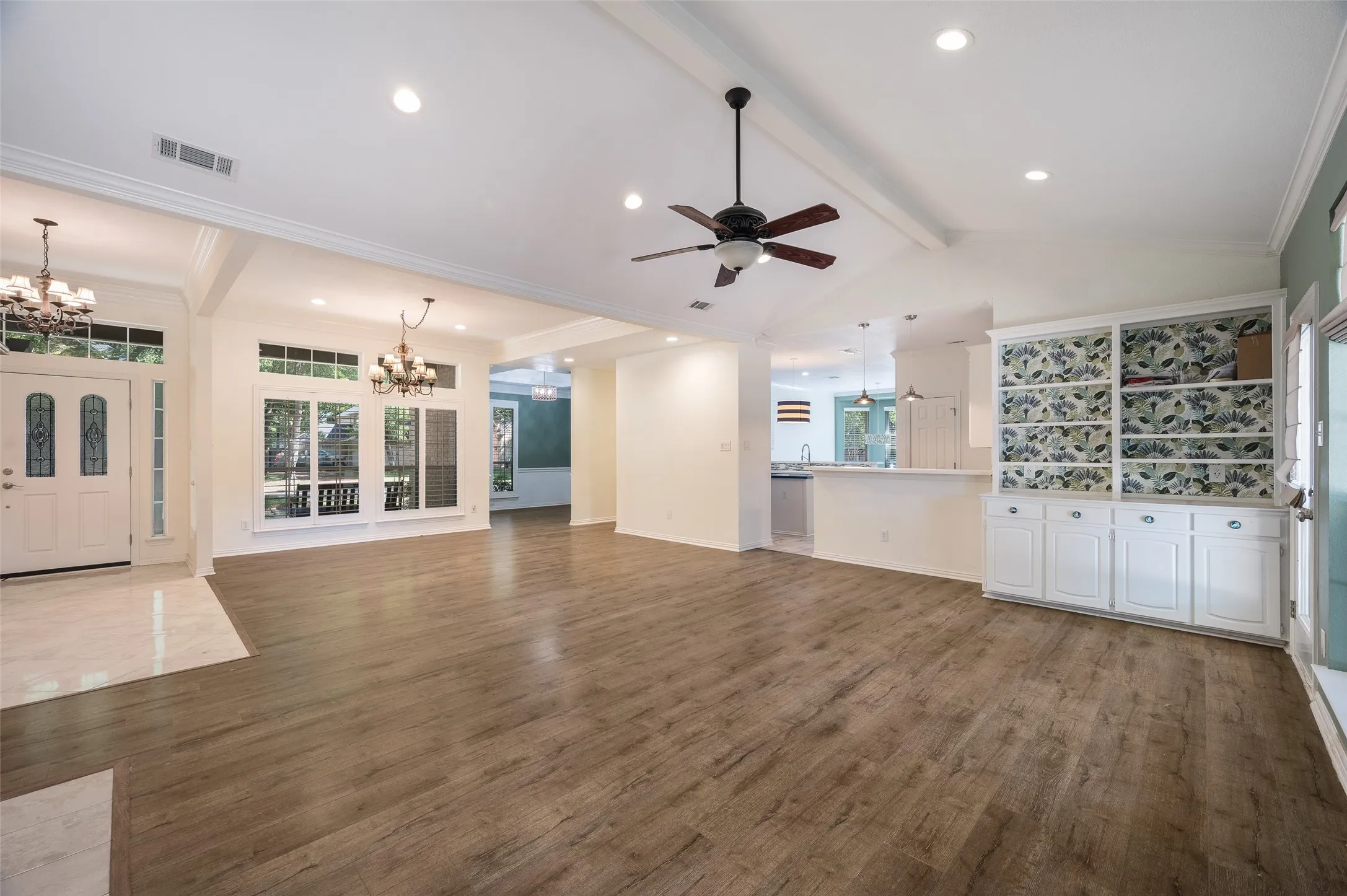 Single Family Residence For Sale in Denton County , 3401 Pecan Park Drive, Flower Mound, Texas 75022, 4 Bedroom, 3 Bathroom, 3 Garage spaces, 2,630 Sqft, built in 1993, mls#21371134, Real Estate Agent in Flower Mound, Homes For Sale in Denton county, Homes For Sale in Flower Mound, Realtor in Flower Mound Texas, Real Estate Brokerage Independent Realty Texas, Luminita Cordes Realtor