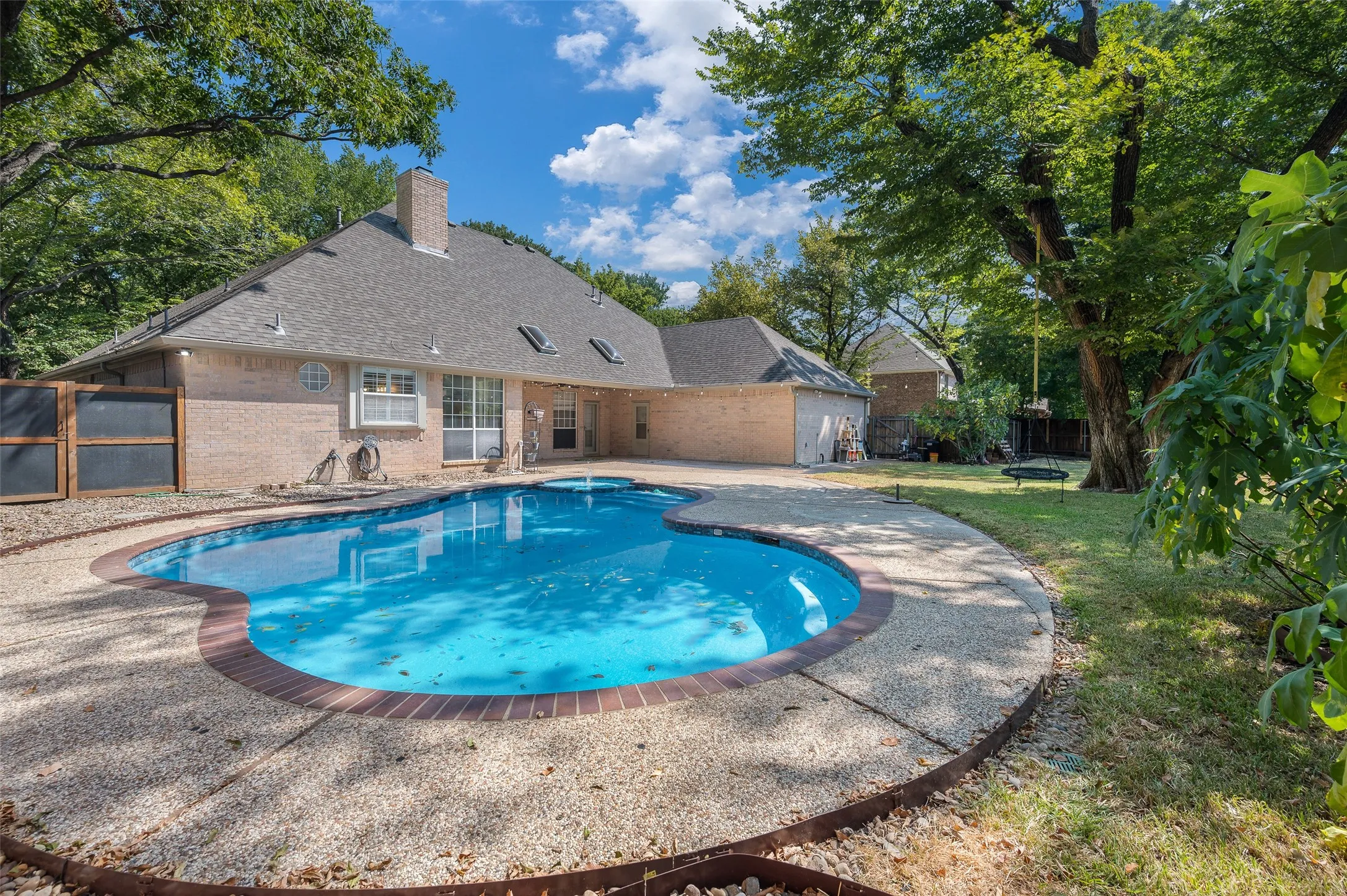 Single Family Residence For Sale in Denton County , 3401 Pecan Park Drive, Flower Mound, Texas 75022, 4 Bedroom, 3 Bathroom, 3 Garage spaces, 2,630 Sqft, built in 1993, mls#21371134, Real Estate Agent in Flower Mound, Homes For Sale in Denton county, Homes For Sale in Flower Mound, Realtor in Flower Mound Texas, Real Estate Brokerage Independent Realty Texas, Luminita Cordes Realtor