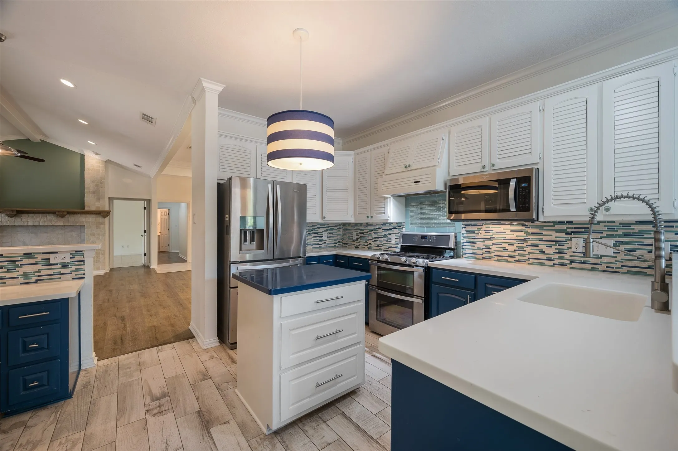 Single Family Residence For Sale in Denton County , 3401 Pecan Park Drive, Flower Mound, Texas 75022, 4 Bedroom, 3 Bathroom, 3 Garage spaces, 2,630 Sqft, built in 1993, mls#21371134, Real Estate Agent in Flower Mound, Homes For Sale in Denton county, Homes For Sale in Flower Mound, Realtor in Flower Mound Texas, Real Estate Brokerage Independent Realty Texas, Luminita Cordes Realtor