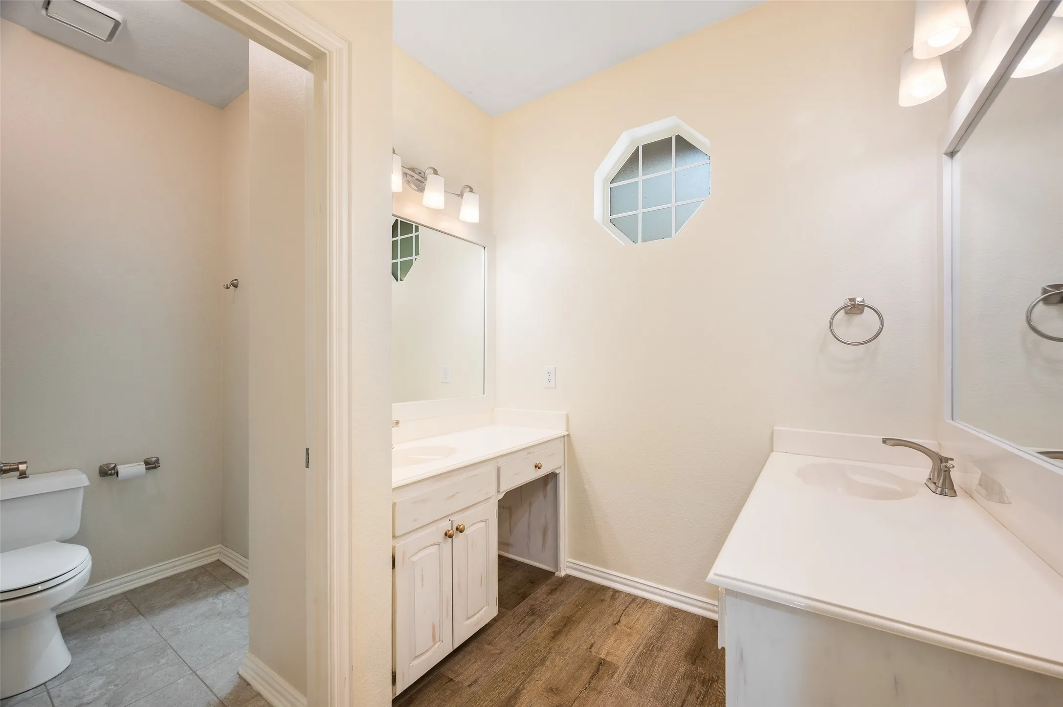 Single Family Residence For Sale in Denton County , 3401 Pecan Park Drive, Flower Mound, Texas 75022, 4 Bedroom, 3 Bathroom, 3 Garage spaces, 2,630 Sqft, built in 1993, mls#21371134, Real Estate Agent in Flower Mound, Homes For Sale in Denton county, Homes For Sale in Flower Mound, Realtor in Flower Mound Texas, Real Estate Brokerage Independent Realty Texas, Luminita Cordes Realtor