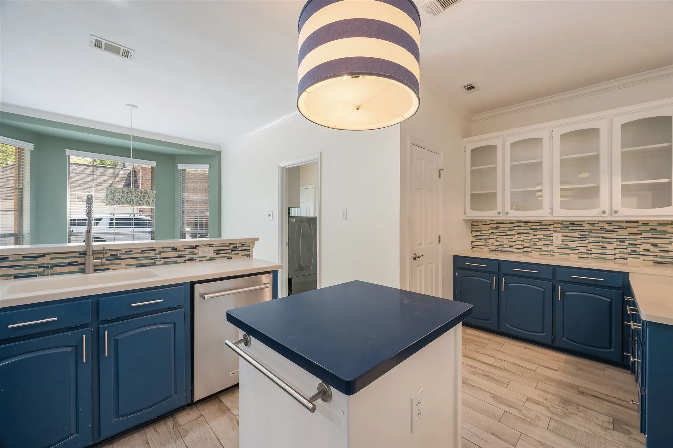 Single Family Residence For Sale in Denton County , 3401 Pecan Park Drive, Flower Mound, Texas 75022, 4 Bedroom, 3 Bathroom, 3 Garage spaces, 2,630 Sqft, built in 1993, mls#21371134, Real Estate Agent in Flower Mound, Homes For Sale in Denton county, Homes For Sale in Flower Mound, Realtor in Flower Mound Texas, Real Estate Brokerage Independent Realty Texas, Luminita Cordes Realtor