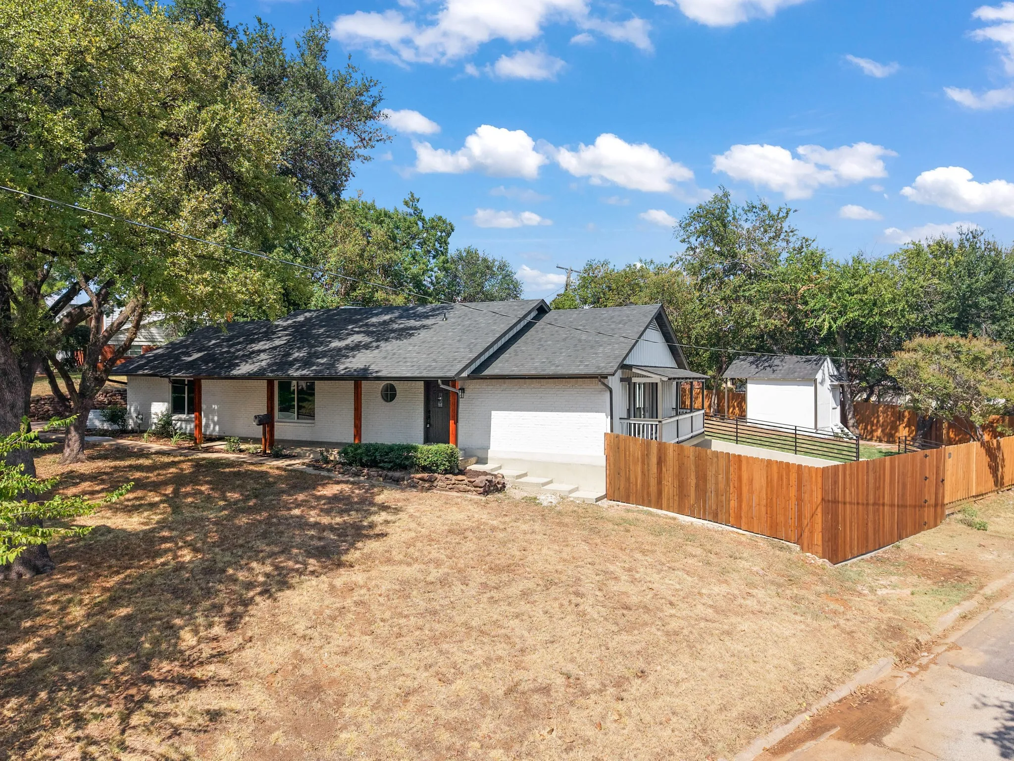 Single Family Residence For Sale in Tarrant County , 4824 Blaney Avenue, North Richland Hills, Texas 76180, 5 Bedroom, 3 Bathroom, 2 Garage spaces, 2,284 Sqft, built in 1966, mls#21374519, Real Estate Agent in North Richland Hills, Homes For Sale in Tarrant county, Homes For Sale in North Richland Hills, Realtor in North Richland Hills Texas, Real Estate Brokerage Independent Realty Texas, Luminita Cordes Realtor