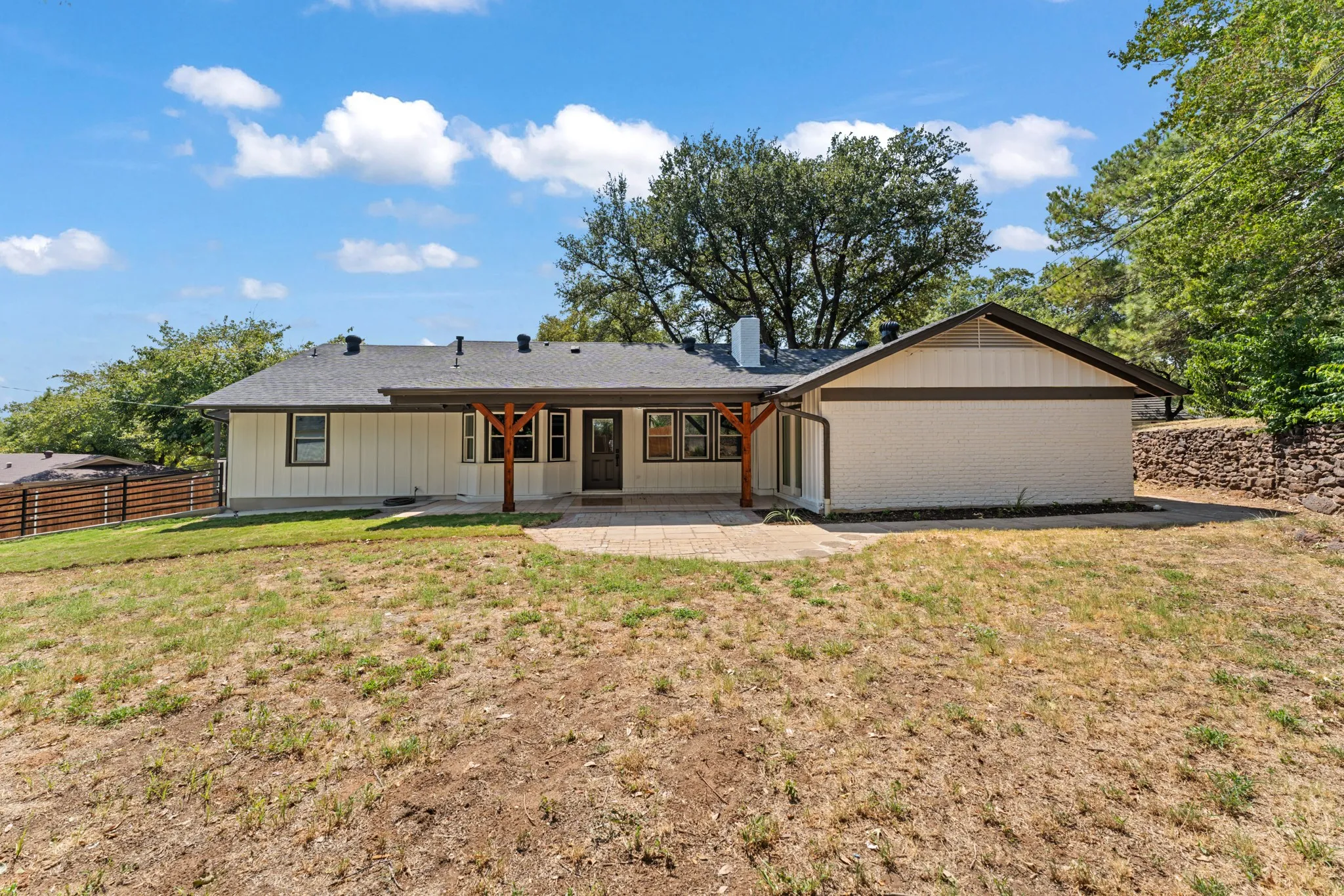 Single Family Residence For Sale in Tarrant County , 4824 Blaney Avenue, North Richland Hills, Texas 76180, 5 Bedroom, 3 Bathroom, 2 Garage spaces, 2,284 Sqft, built in 1966, mls#21374519, Real Estate Agent in North Richland Hills, Homes For Sale in Tarrant county, Homes For Sale in North Richland Hills, Realtor in North Richland Hills Texas, Real Estate Brokerage Independent Realty Texas, Luminita Cordes Realtor
