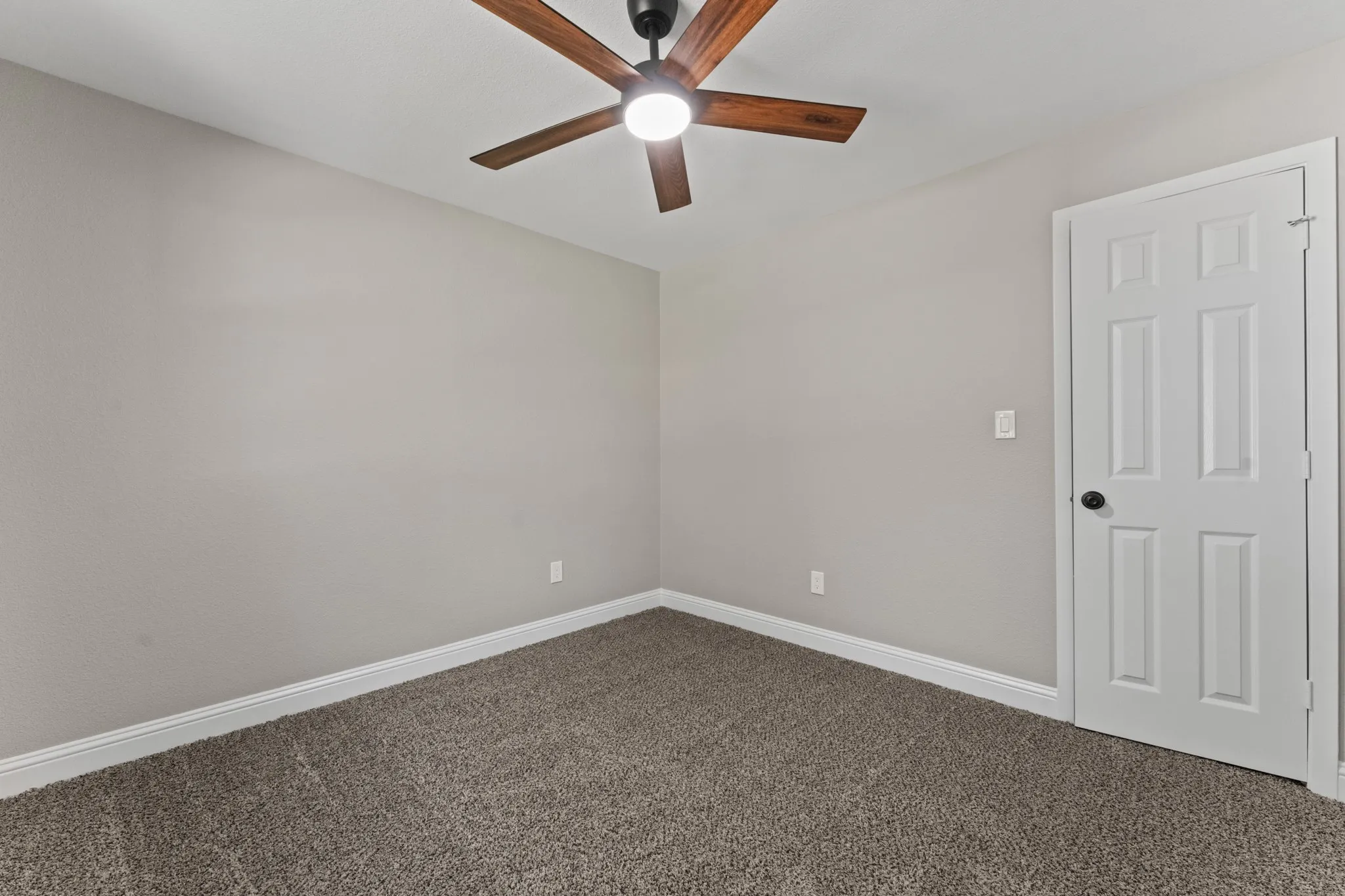 Single Family Residence For Sale in Tarrant County , 4824 Blaney Avenue, North Richland Hills, Texas 76180, 5 Bedroom, 3 Bathroom, 2 Garage spaces, 2,284 Sqft, built in 1966, mls#21374519, Real Estate Agent in North Richland Hills, Homes For Sale in Tarrant county, Homes For Sale in North Richland Hills, Realtor in North Richland Hills Texas, Real Estate Brokerage Independent Realty Texas, Luminita Cordes Realtor