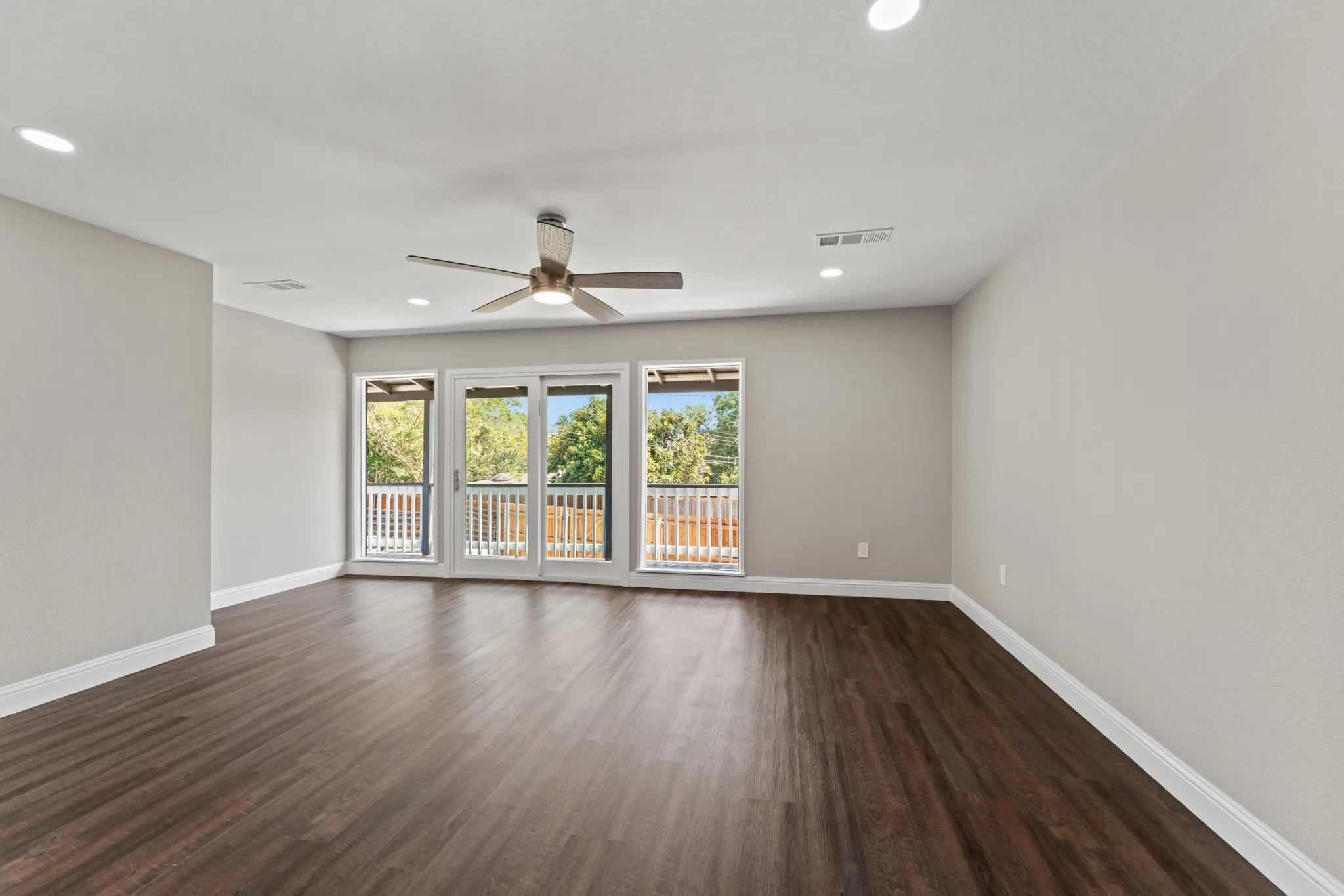 Single Family Residence For Sale in Tarrant County , 4824 Blaney Avenue, North Richland Hills, Texas 76180, 5 Bedroom, 3 Bathroom, 2 Garage spaces, 2,284 Sqft, built in 1966, mls#21374519, Real Estate Agent in North Richland Hills, Homes For Sale in Tarrant county, Homes For Sale in North Richland Hills, Realtor in North Richland Hills Texas, Real Estate Brokerage Independent Realty Texas, Luminita Cordes Realtor
