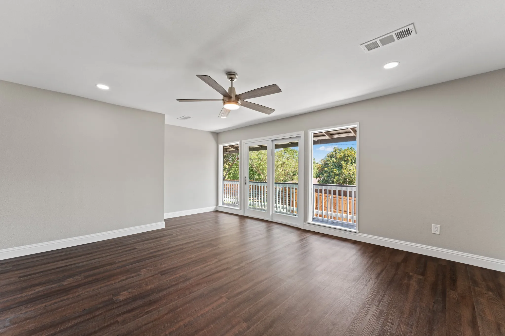 Single Family Residence For Sale in Tarrant County , 4824 Blaney Avenue, North Richland Hills, Texas 76180, 5 Bedroom, 3 Bathroom, 2 Garage spaces, 2,284 Sqft, built in 1966, mls#21374519, Real Estate Agent in North Richland Hills, Homes For Sale in Tarrant county, Homes For Sale in North Richland Hills, Realtor in North Richland Hills Texas, Real Estate Brokerage Independent Realty Texas, Luminita Cordes Realtor