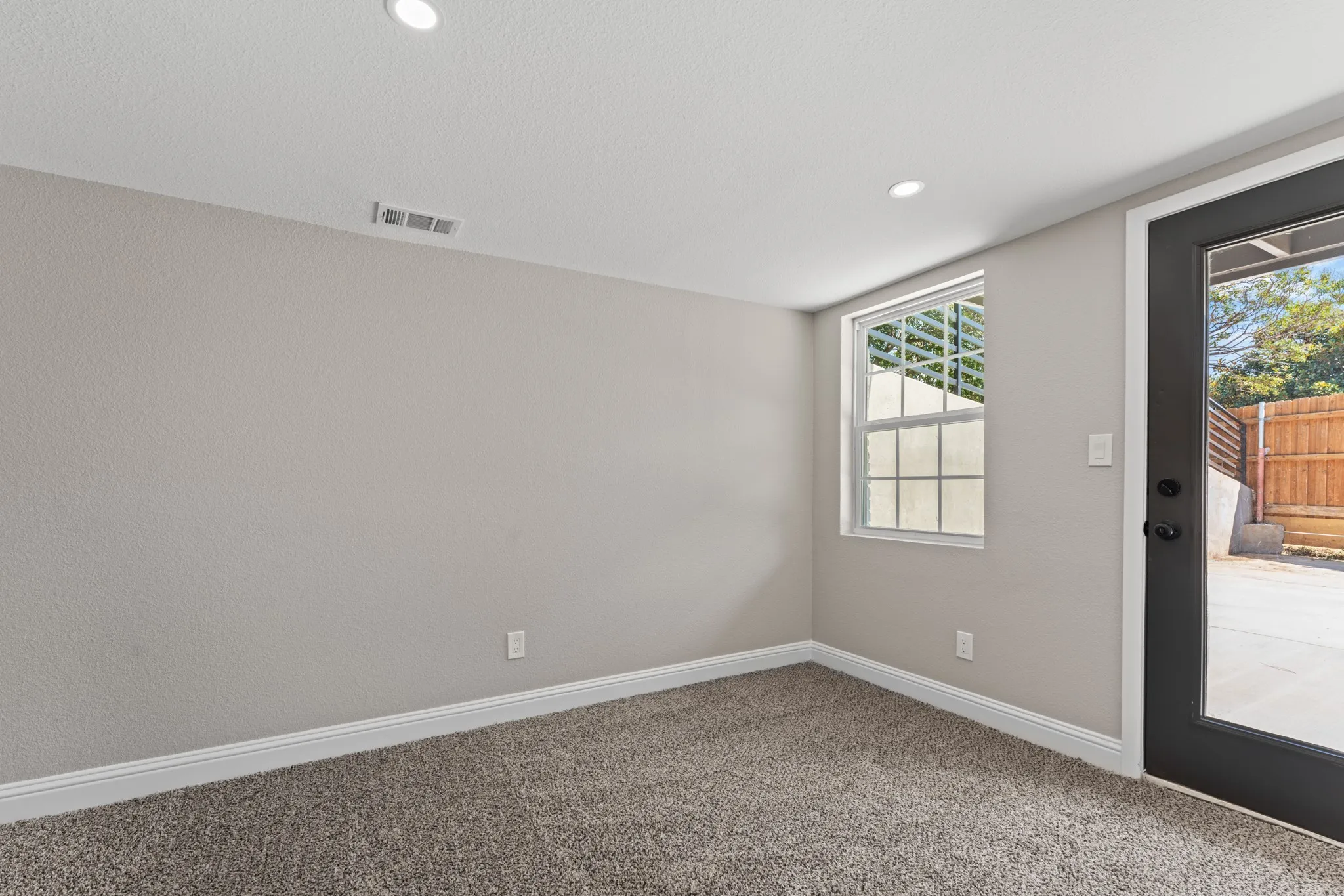 Single Family Residence For Sale in Tarrant County , 4824 Blaney Avenue, North Richland Hills, Texas 76180, 5 Bedroom, 3 Bathroom, 2 Garage spaces, 2,284 Sqft, built in 1966, mls#21374519, Real Estate Agent in North Richland Hills, Homes For Sale in Tarrant county, Homes For Sale in North Richland Hills, Realtor in North Richland Hills Texas, Real Estate Brokerage Independent Realty Texas, Luminita Cordes Realtor