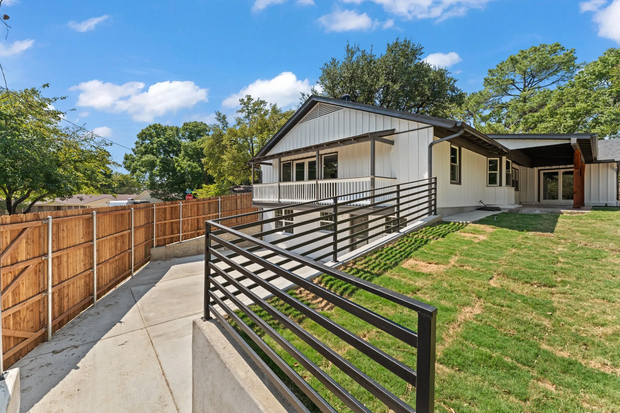 Single Family Residence For Sale in Tarrant County , 4824 Blaney Avenue, North Richland Hills, Texas 76180, 5 Bedroom, 3 Bathroom, 2 Garage spaces, 2,284 Sqft, built in 1966, mls#21374519, Real Estate Agent in North Richland Hills, Homes For Sale in Tarrant county, Homes For Sale in North Richland Hills, Realtor in North Richland Hills Texas, Real Estate Brokerage Independent Realty Texas, Luminita Cordes Realtor