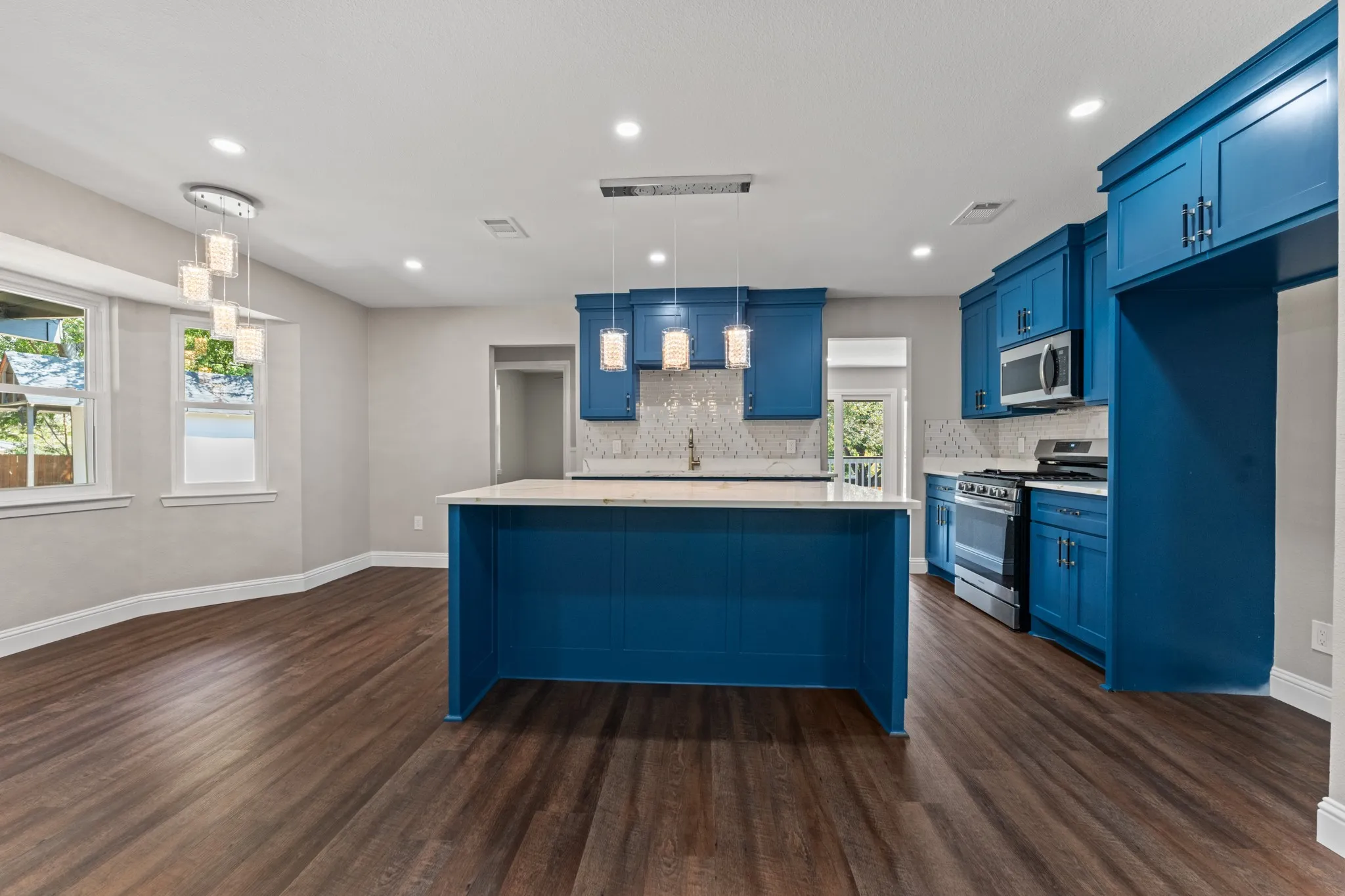 Single Family Residence For Sale in Tarrant County , 4824 Blaney Avenue, North Richland Hills, Texas 76180, 5 Bedroom, 3 Bathroom, 2 Garage spaces, 2,284 Sqft, built in 1966, mls#21374519, Real Estate Agent in North Richland Hills, Homes For Sale in Tarrant county, Homes For Sale in North Richland Hills, Realtor in North Richland Hills Texas, Real Estate Brokerage Independent Realty Texas, Luminita Cordes Realtor