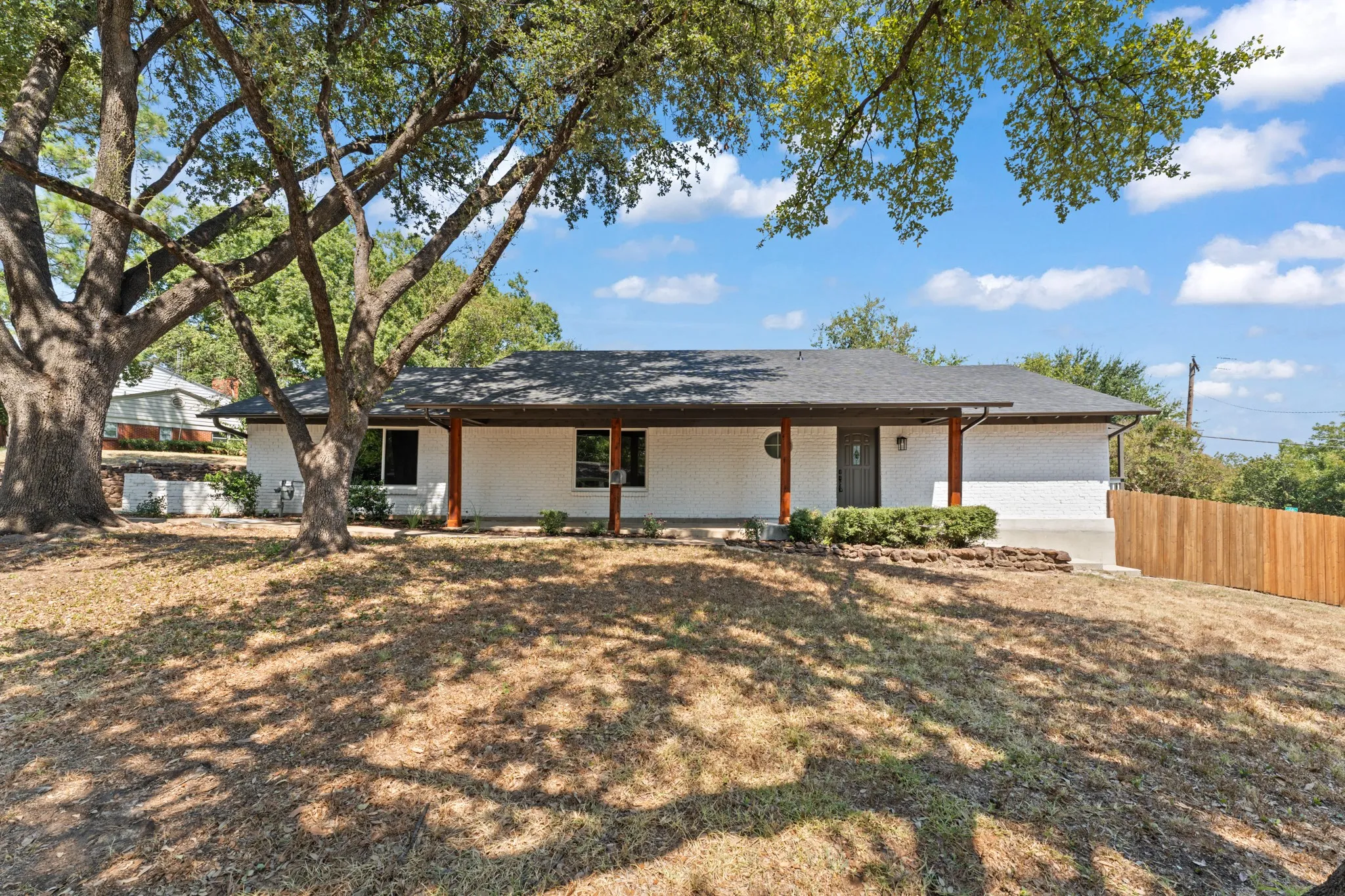 Single Family Residence For Sale in Tarrant County , 4824 Blaney Avenue, North Richland Hills, Texas 76180, 5 Bedroom, 3 Bathroom, 2 Garage spaces, 2,284 Sqft, built in 1966, mls#21374519, Real Estate Agent in North Richland Hills, Homes For Sale in Tarrant county, Homes For Sale in North Richland Hills, Realtor in North Richland Hills Texas, Real Estate Brokerage Independent Realty Texas, Luminita Cordes Realtor