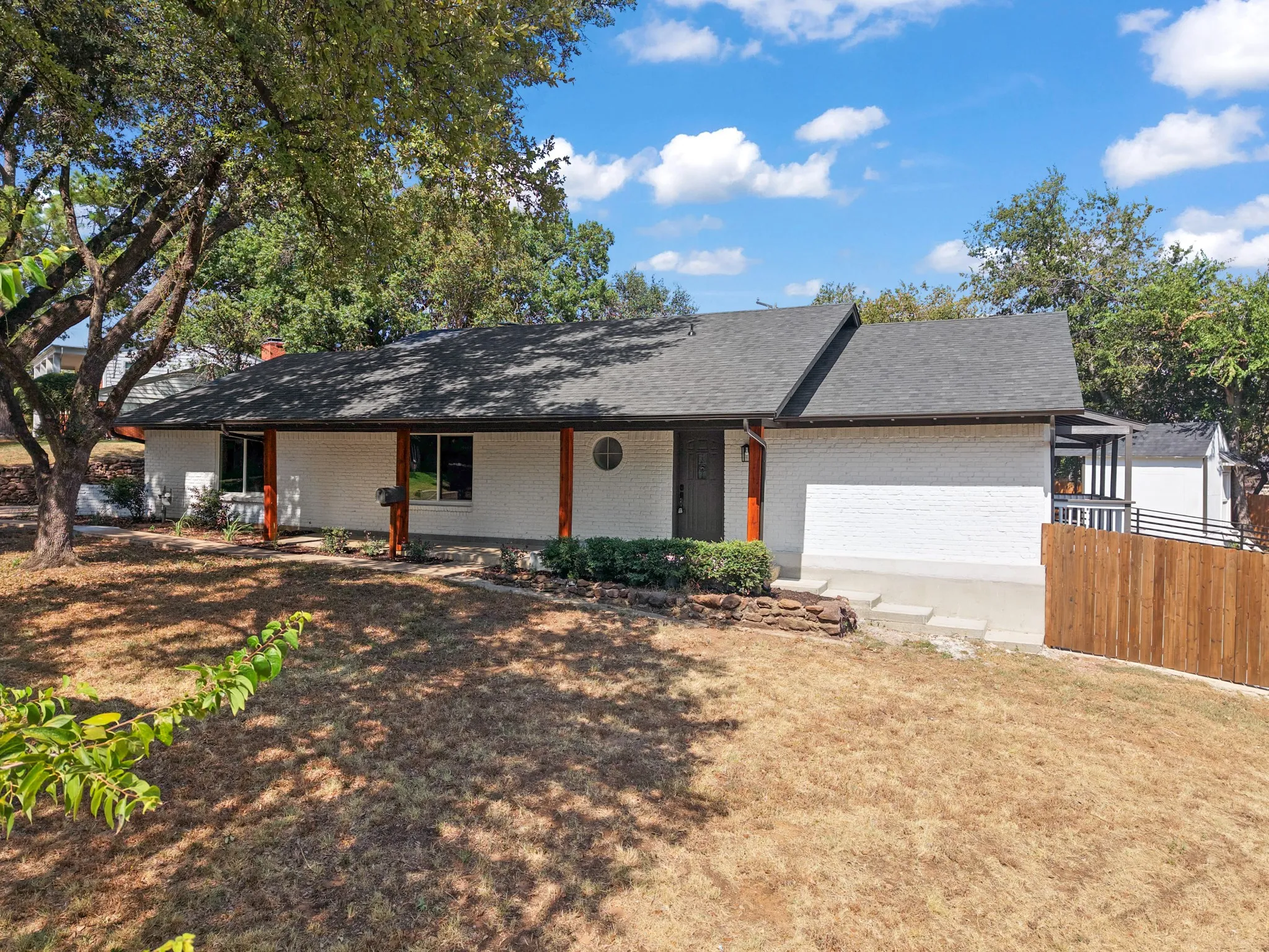 Single Family Residence For Sale in Tarrant County , 4824 Blaney Avenue, North Richland Hills, Texas 76180, 5 Bedroom, 3 Bathroom, 2 Garage spaces, 2,284 Sqft, built in 1966, mls#21374519, Real Estate Agent in North Richland Hills, Homes For Sale in Tarrant county, Homes For Sale in North Richland Hills, Realtor in North Richland Hills Texas, Real Estate Brokerage Independent Realty Texas, Luminita Cordes Realtor