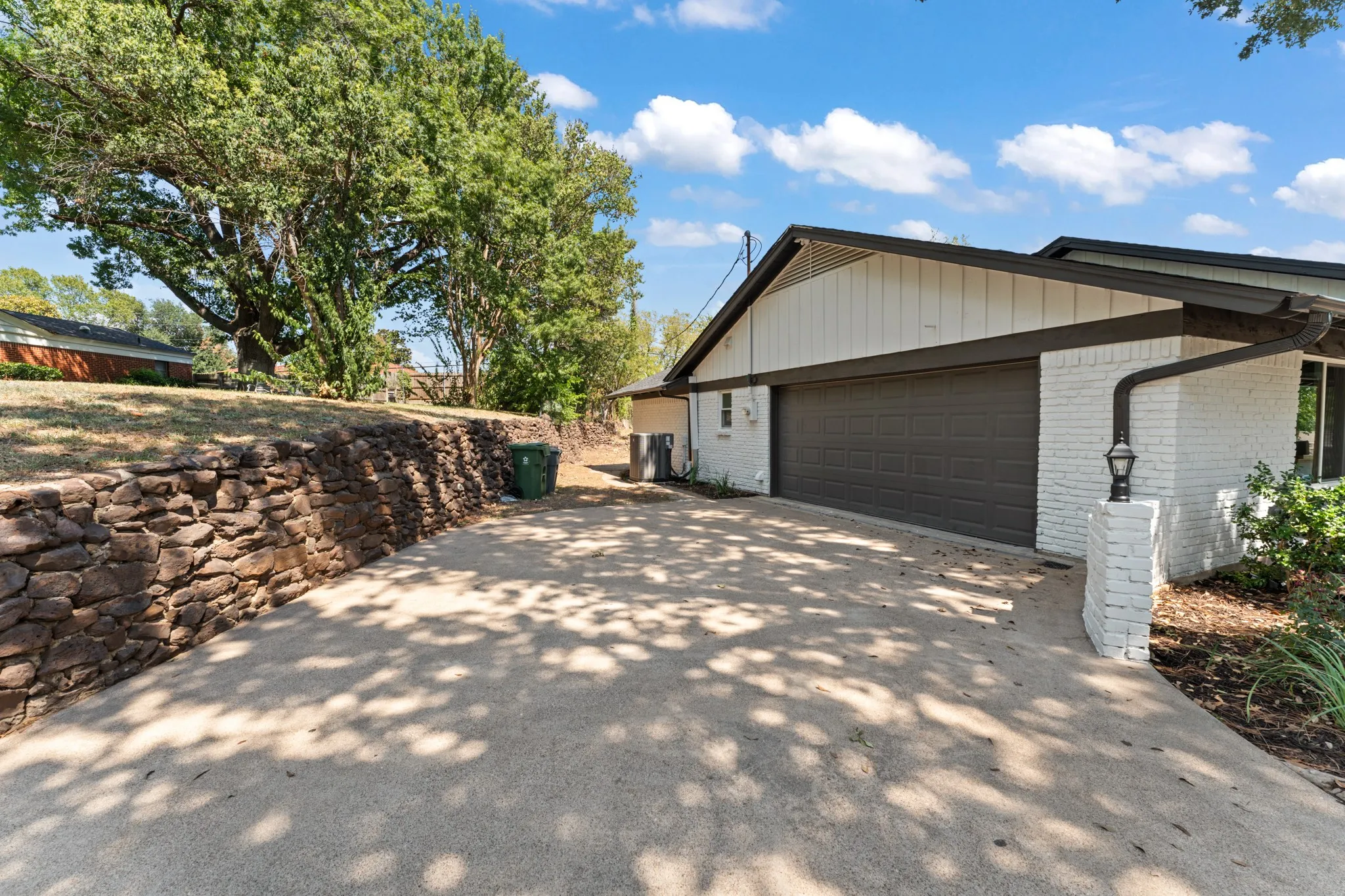 Single Family Residence For Sale in Tarrant County , 4824 Blaney Avenue, North Richland Hills, Texas 76180, 5 Bedroom, 3 Bathroom, 2 Garage spaces, 2,284 Sqft, built in 1966, mls#21374519, Real Estate Agent in North Richland Hills, Homes For Sale in Tarrant county, Homes For Sale in North Richland Hills, Realtor in North Richland Hills Texas, Real Estate Brokerage Independent Realty Texas, Luminita Cordes Realtor