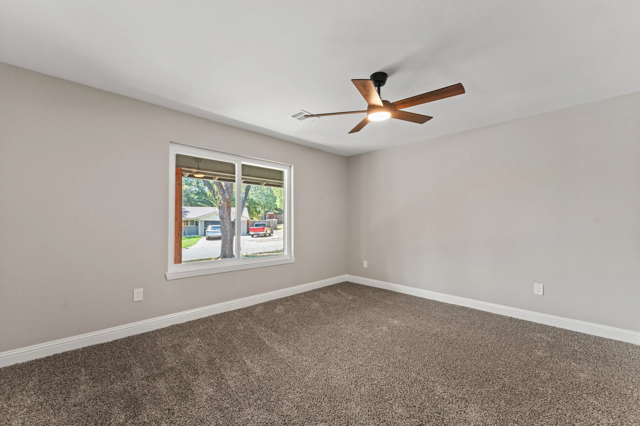 Single Family Residence For Sale in Tarrant County , 4824 Blaney Avenue, North Richland Hills, Texas 76180, 5 Bedroom, 3 Bathroom, 2 Garage spaces, 2,284 Sqft, built in 1966, mls#21374519, Real Estate Agent in North Richland Hills, Homes For Sale in Tarrant county, Homes For Sale in North Richland Hills, Realtor in North Richland Hills Texas, Real Estate Brokerage Independent Realty Texas, Luminita Cordes Realtor