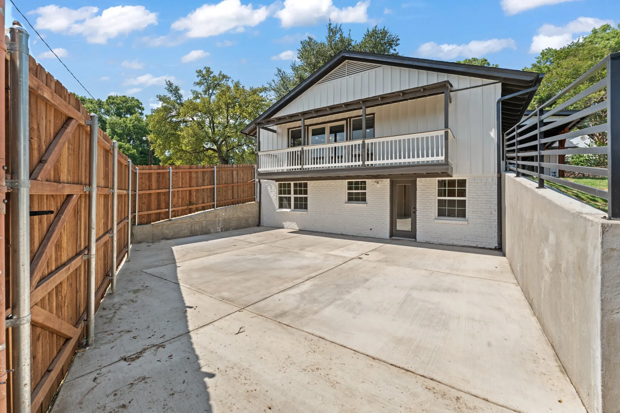 Single Family Residence For Sale in Tarrant County , 4824 Blaney Avenue, North Richland Hills, Texas 76180, 5 Bedroom, 3 Bathroom, 2 Garage spaces, 2,284 Sqft, built in 1966, mls#21374519, Real Estate Agent in North Richland Hills, Homes For Sale in Tarrant county, Homes For Sale in North Richland Hills, Realtor in North Richland Hills Texas, Real Estate Brokerage Independent Realty Texas, Luminita Cordes Realtor