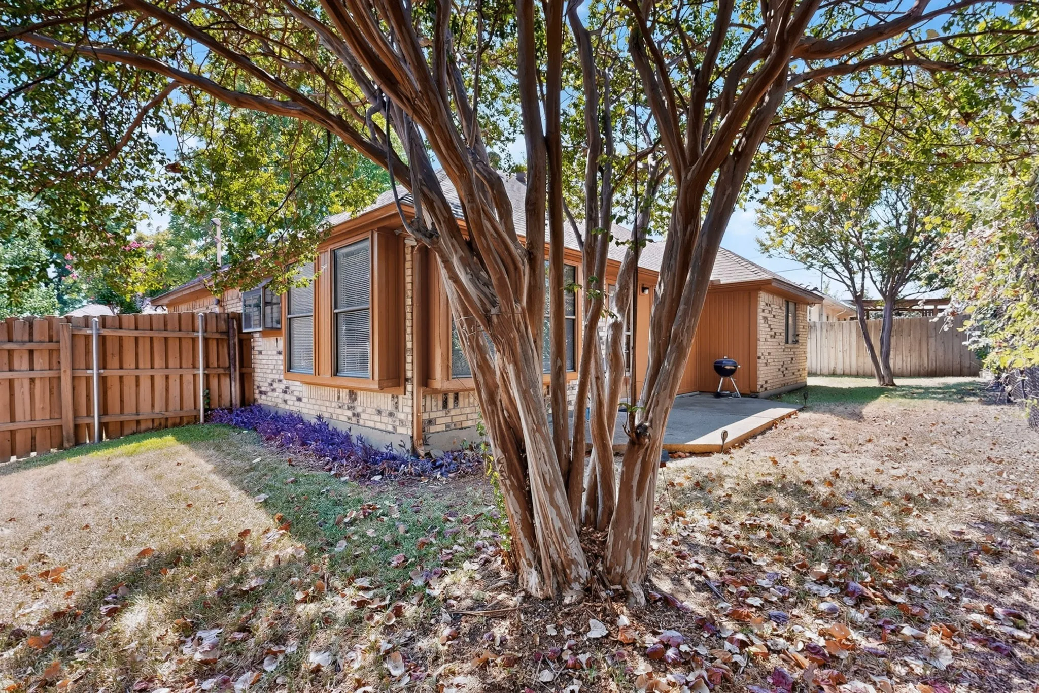 Single Family Residence For Sale in Tarrant County , 5932 Wind Drift Trail, Arlington, Texas 76017, 3 Bedroom, 2 Bathroom, 2 Garage spaces, 1,239 Sqft, built in 1984, mls#21376870, Real Estate Agent in Arlington, Homes For Sale in Tarrant county, Homes For Sale in Arlington, Realtor in Arlington Texas, Real Estate Brokerage Independent Realty Texas, Luminita Cordes Realtor