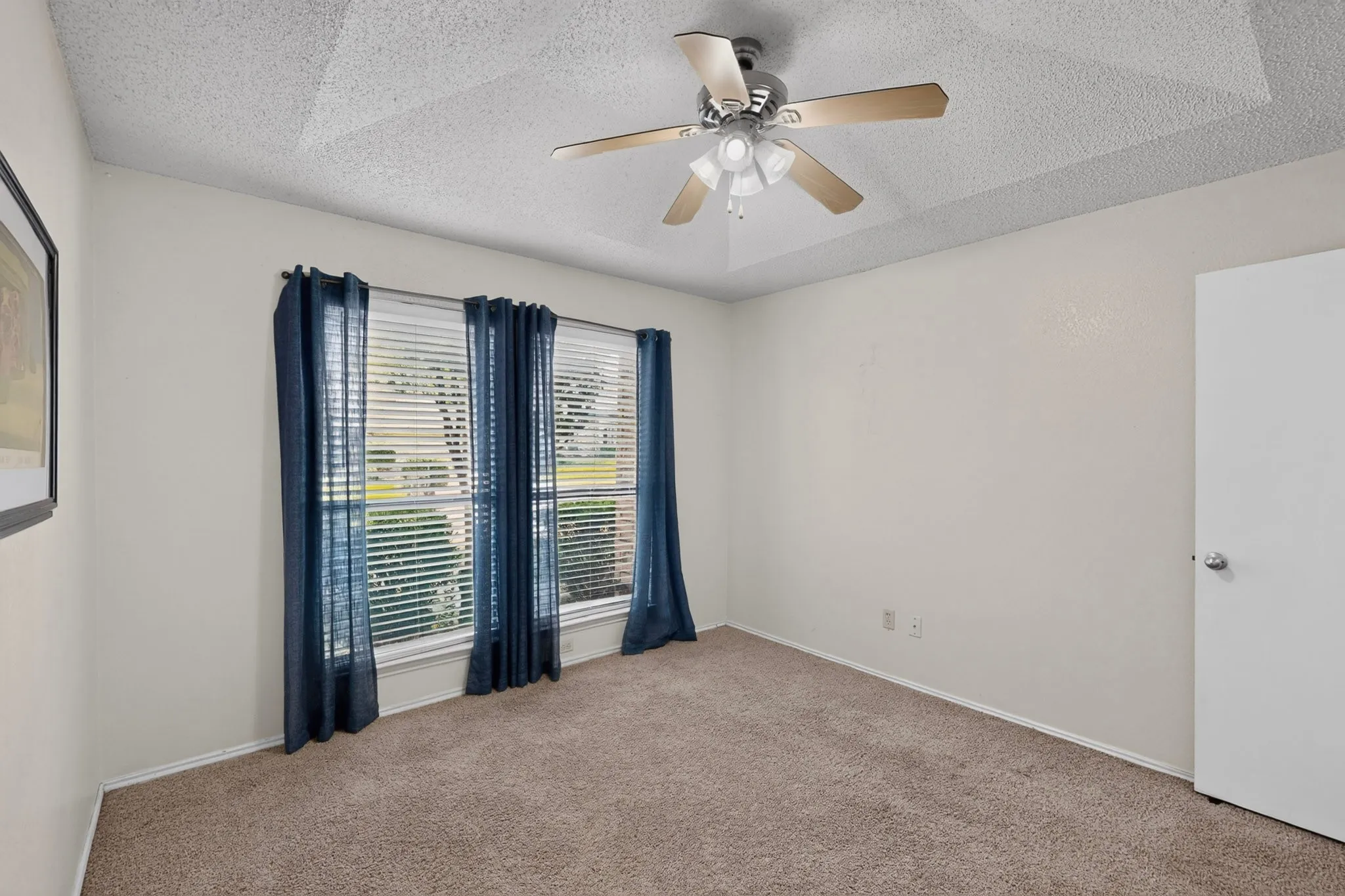Single Family Residence For Sale in Tarrant County , 5932 Wind Drift Trail, Arlington, Texas 76017, 3 Bedroom, 2 Bathroom, 2 Garage spaces, 1,239 Sqft, built in 1984, mls#21376870, Real Estate Agent in Arlington, Homes For Sale in Tarrant county, Homes For Sale in Arlington, Realtor in Arlington Texas, Real Estate Brokerage Independent Realty Texas, Luminita Cordes Realtor