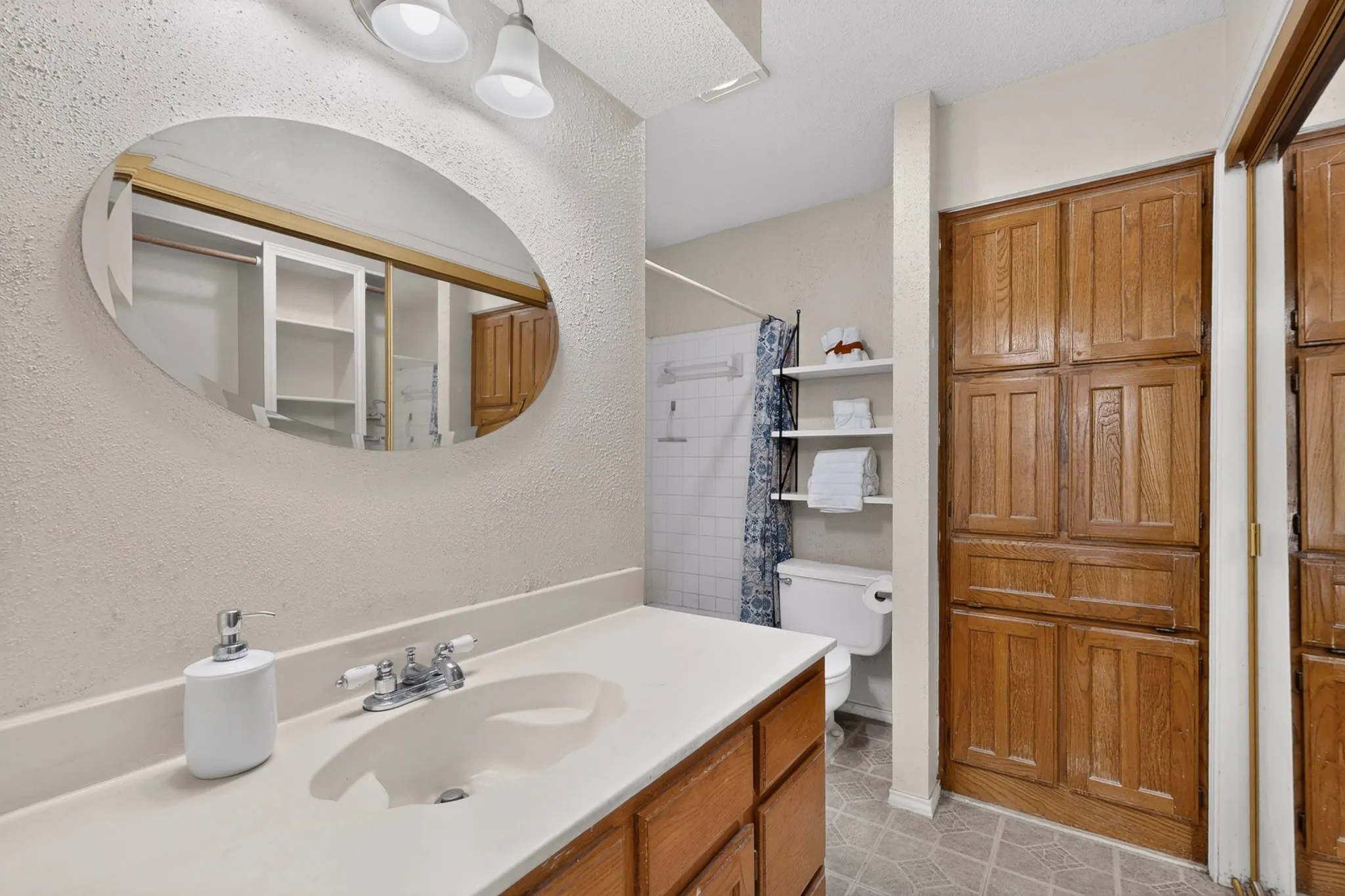 Single Family Residence For Sale in Tarrant County , 5932 Wind Drift Trail, Arlington, Texas 76017, 3 Bedroom, 2 Bathroom, 2 Garage spaces, 1,239 Sqft, built in 1984, mls#21376870, Real Estate Agent in Arlington, Homes For Sale in Tarrant county, Homes For Sale in Arlington, Realtor in Arlington Texas, Real Estate Brokerage Independent Realty Texas, Luminita Cordes Realtor