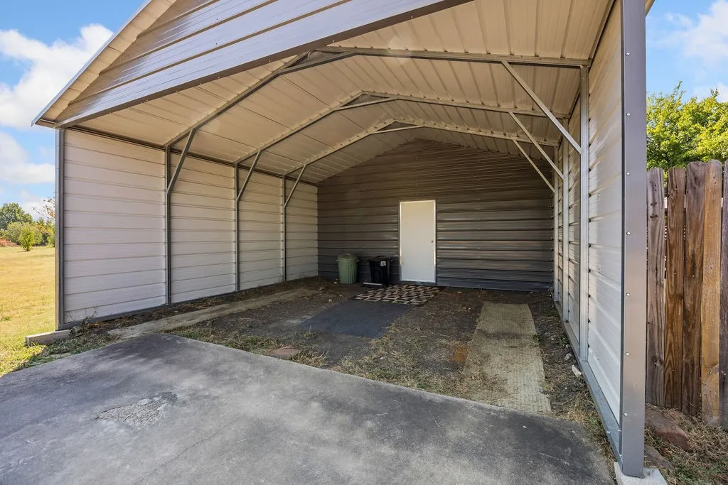 Single Family Residence For Sale in Collin County , 105 Cedar Ridge, Lowry Crossing, Texas 75069, 3 Bedroom, 2 Bathroom, Garage spaces, 2,428 Sqft, built in 1986, mls#21365944, Real Estate Agent in Lowry Crossing, Homes For Sale in Collin county, Homes For Sale in Lowry Crossing, Realtor in Lowry Crossing Texas, Real Estate Brokerage Independent Realty Texas, Luminita Cordes Realtor